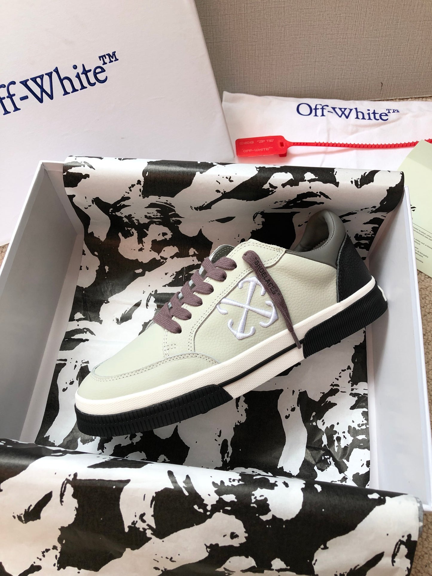 Off-white  New Classic Casual Shoes
