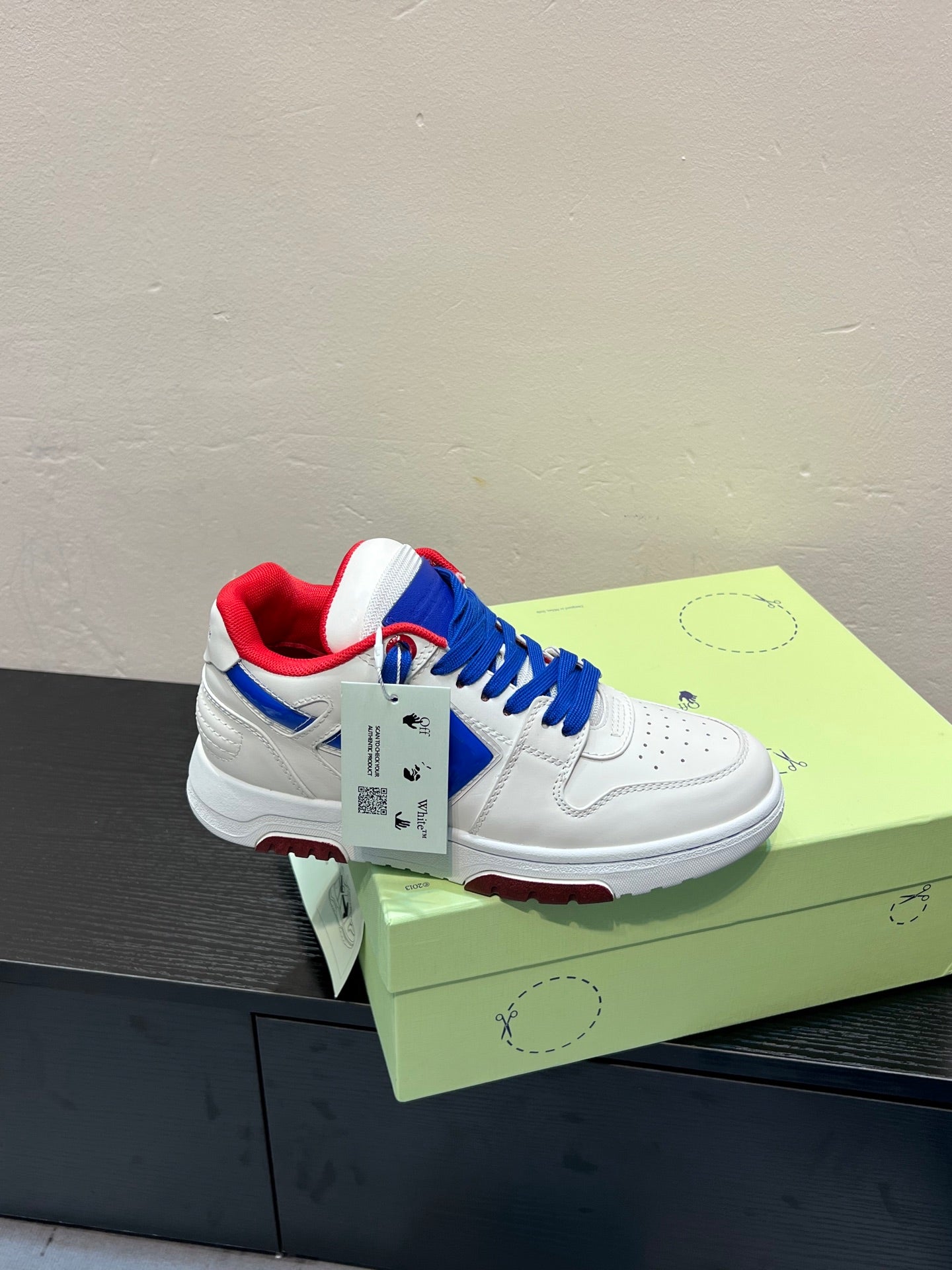 Off  Matching sneakers for couples