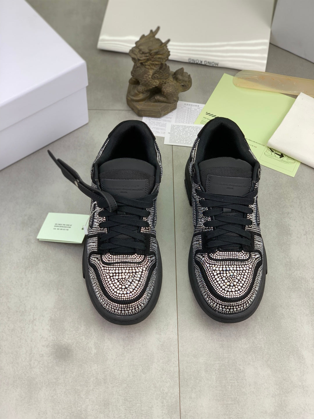 OFF-WHITE Classic Rhinestone Casual Shoes