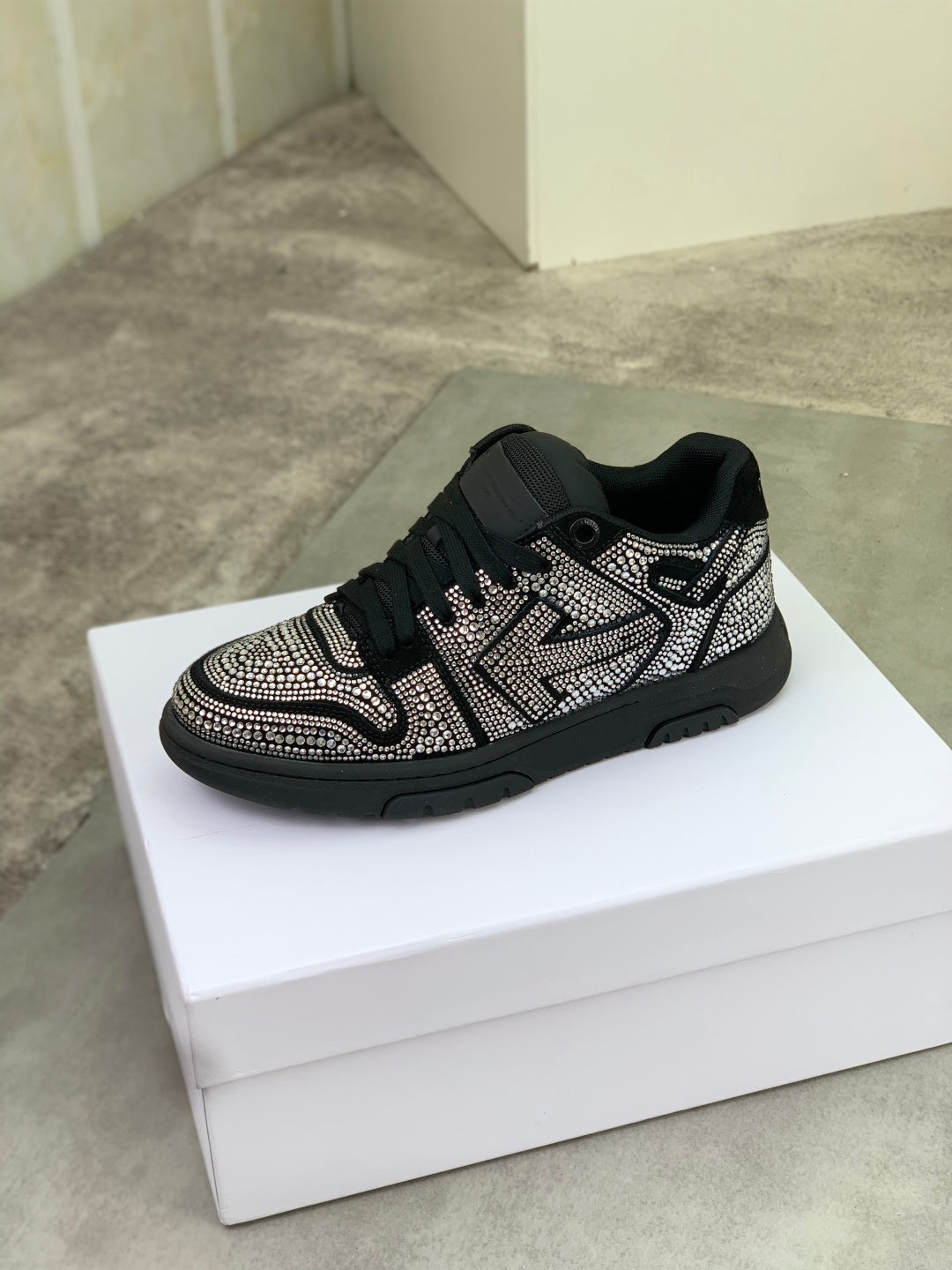 OFF-WHITE Classic Rhinestone Casual Shoes