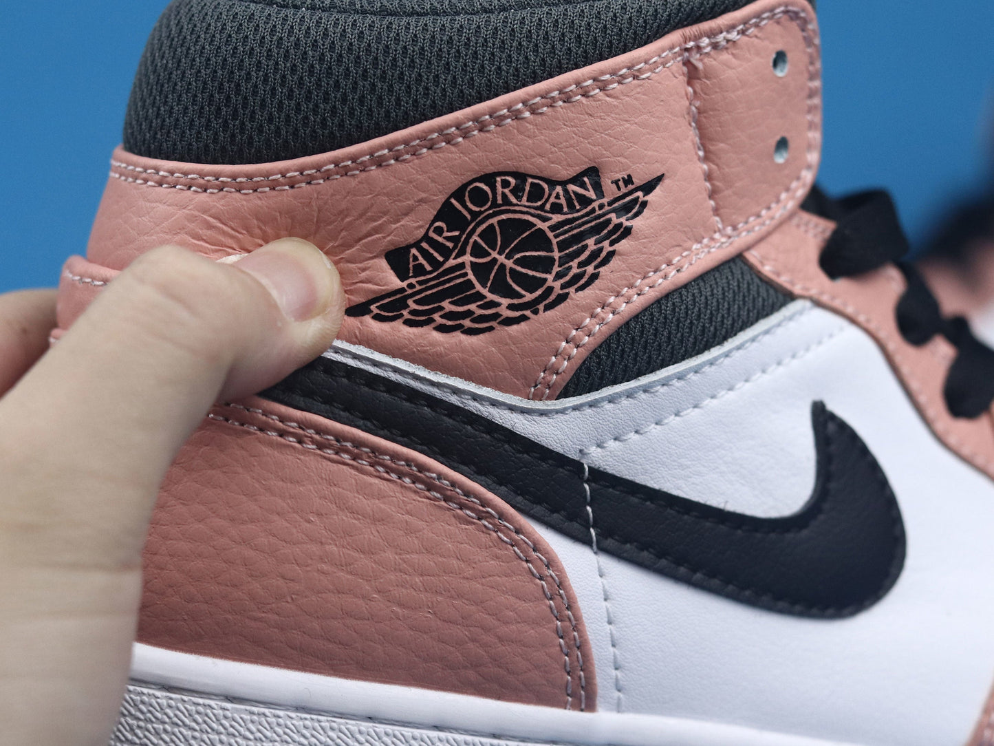 Air Jordan 1 Mid Women's Sneakers