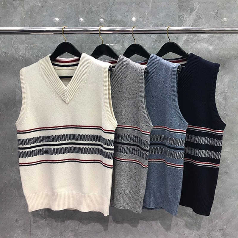 Thom BrowneUnisex Classic V-Neck Wool Knitted Vest with 4-Bar Sleeve Detail