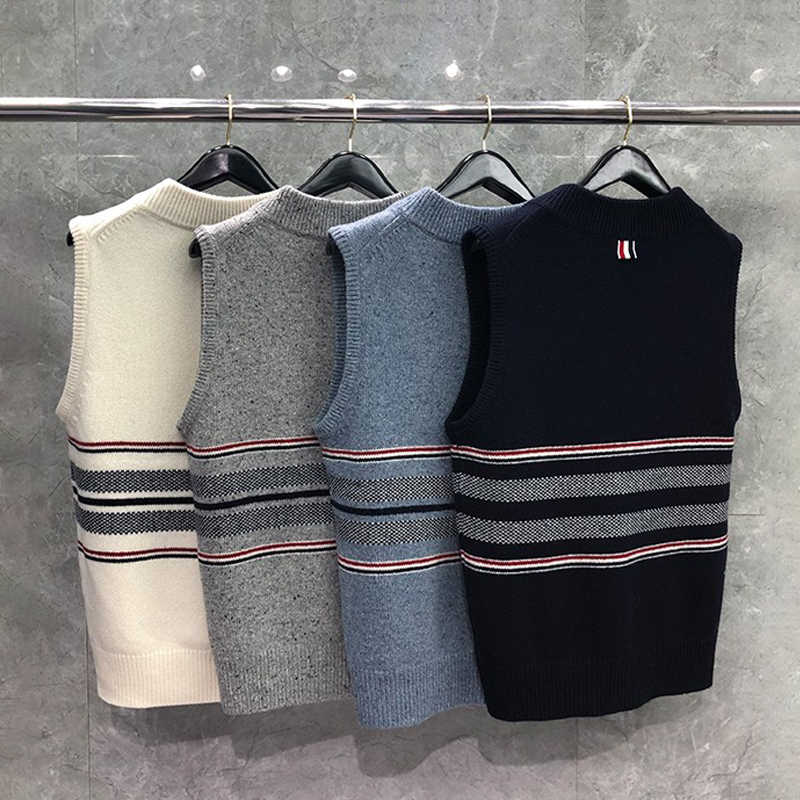 Thom BrowneUnisex Classic V-Neck Wool Knitted Vest with 4-Bar Sleeve Detail