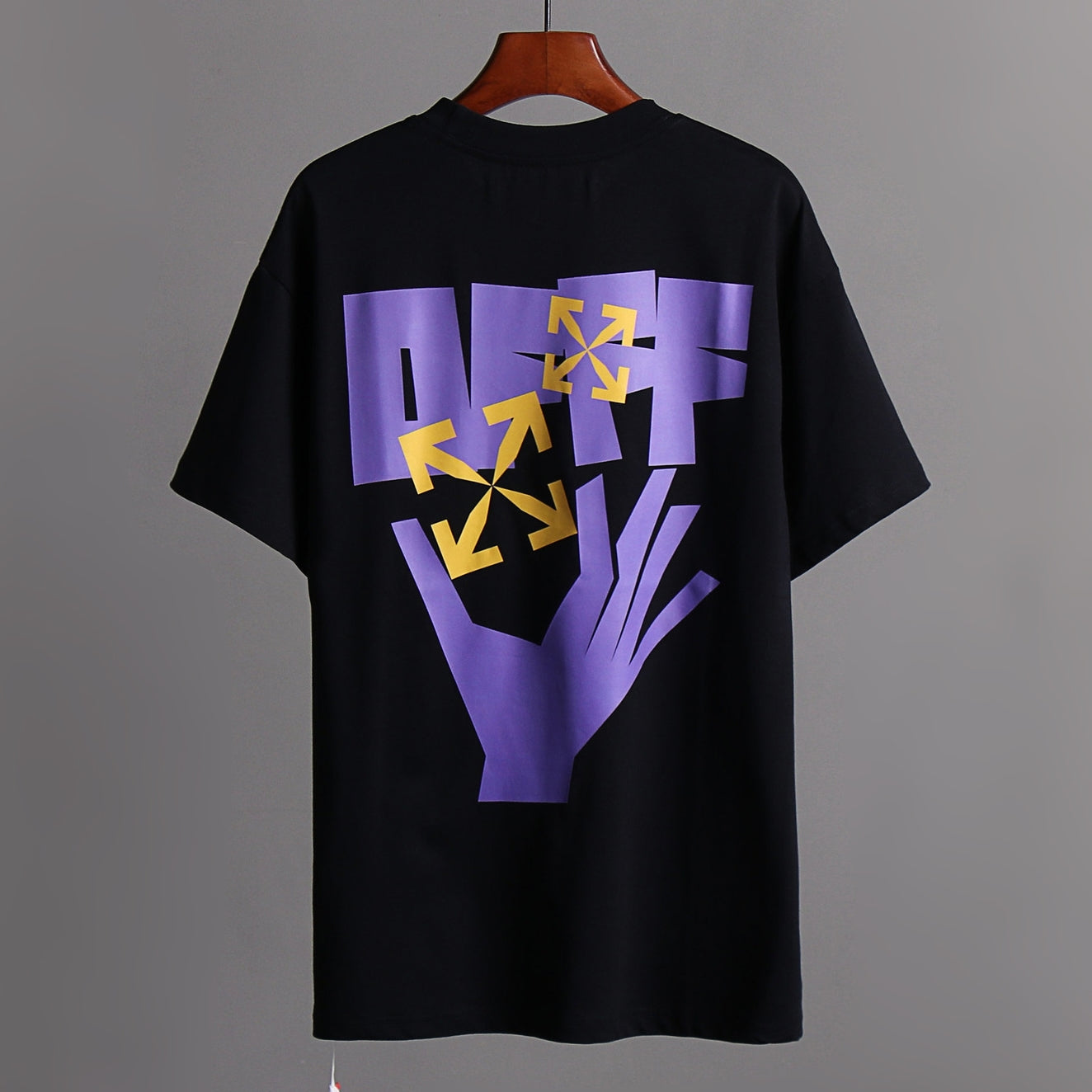 OFF-WHITEArrow Sign T-Shirt - Classic Streetwear