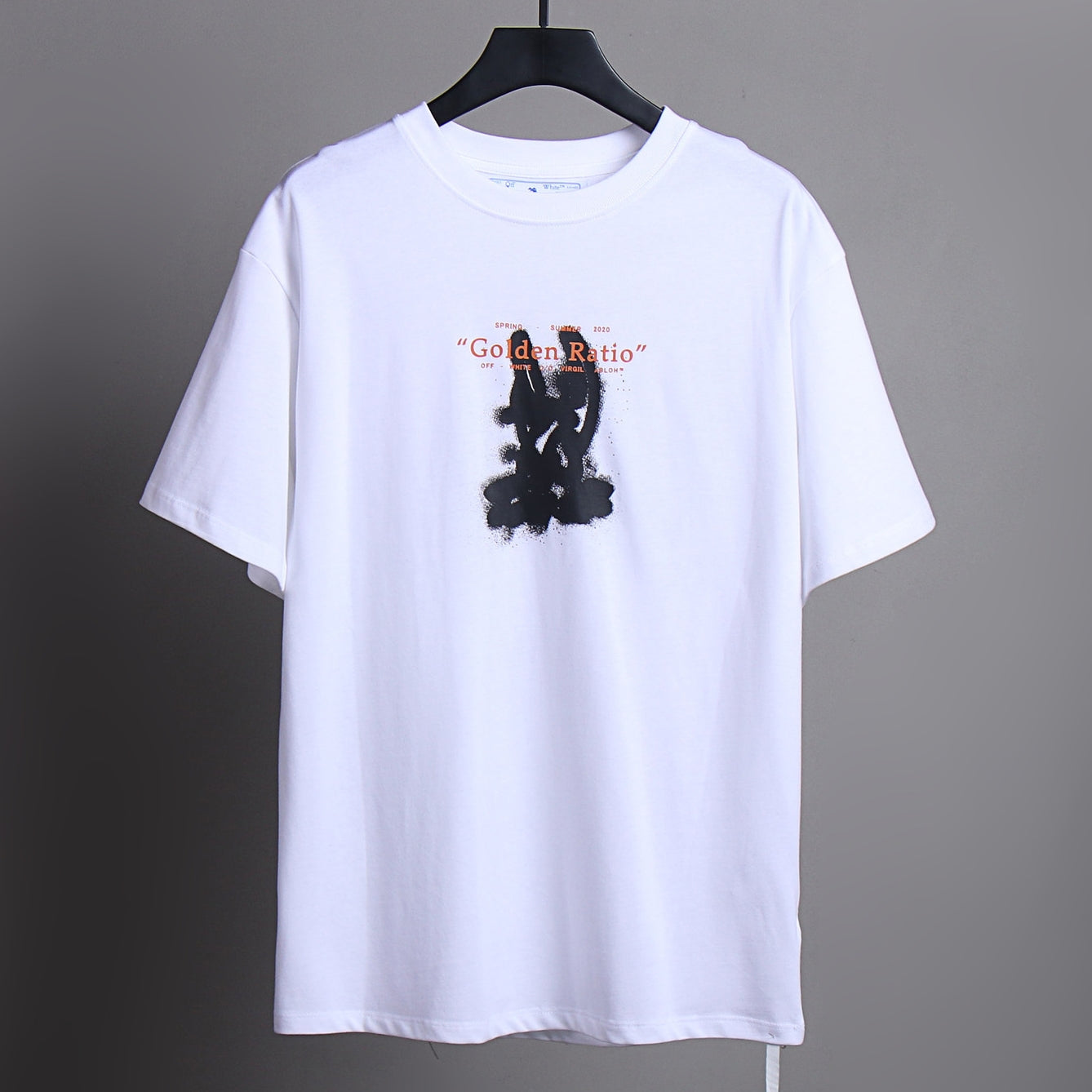 OFF-WHITEArrow Sign T-Shirt - Timeless Streetwear