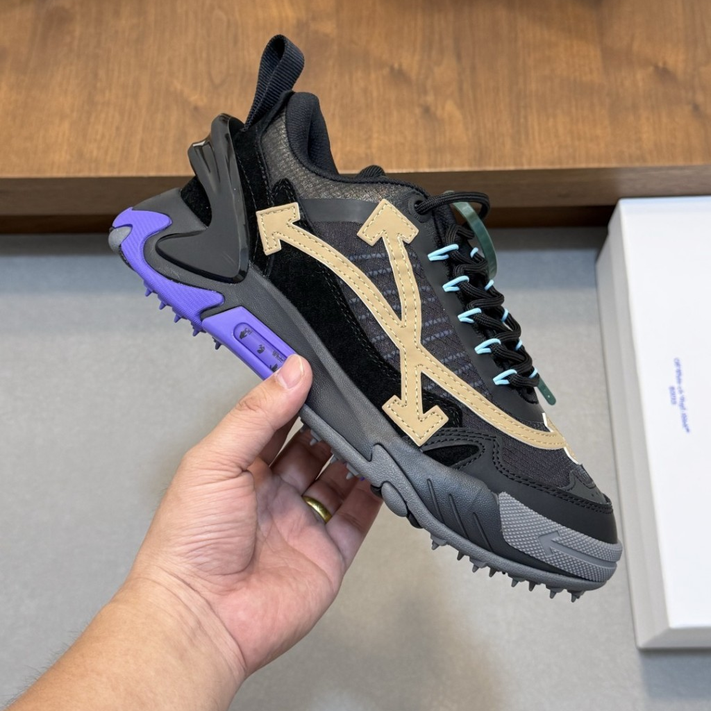 Off-White  Sneakers