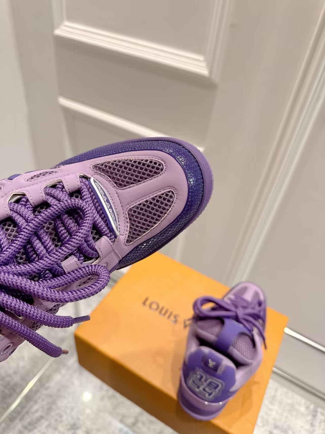 Premium unisex sneakers (couples' style)