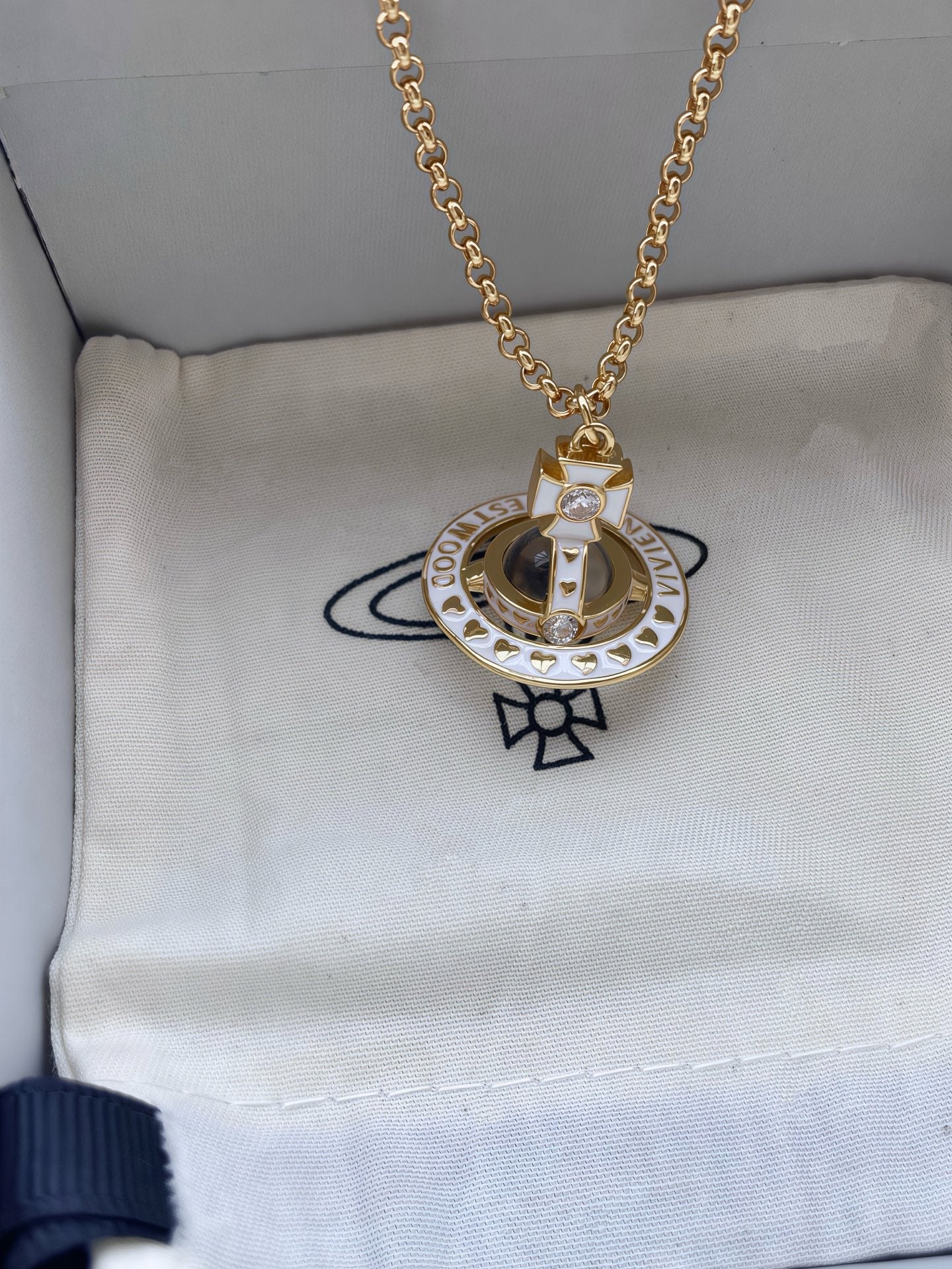 Vivienne Westwood"Planet Flight" Necklace