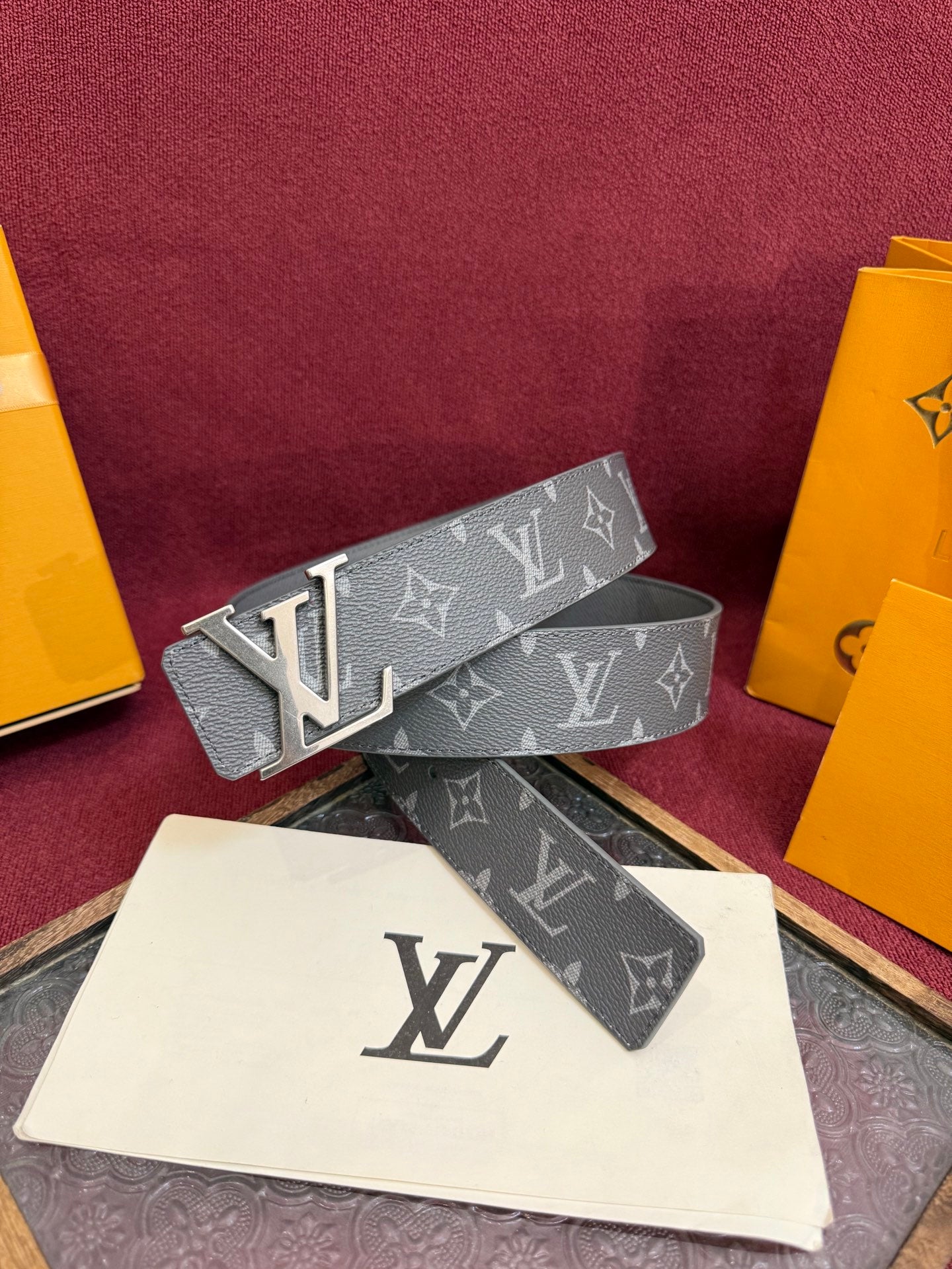 LOUIS VUITTON New Men's Grey Belt