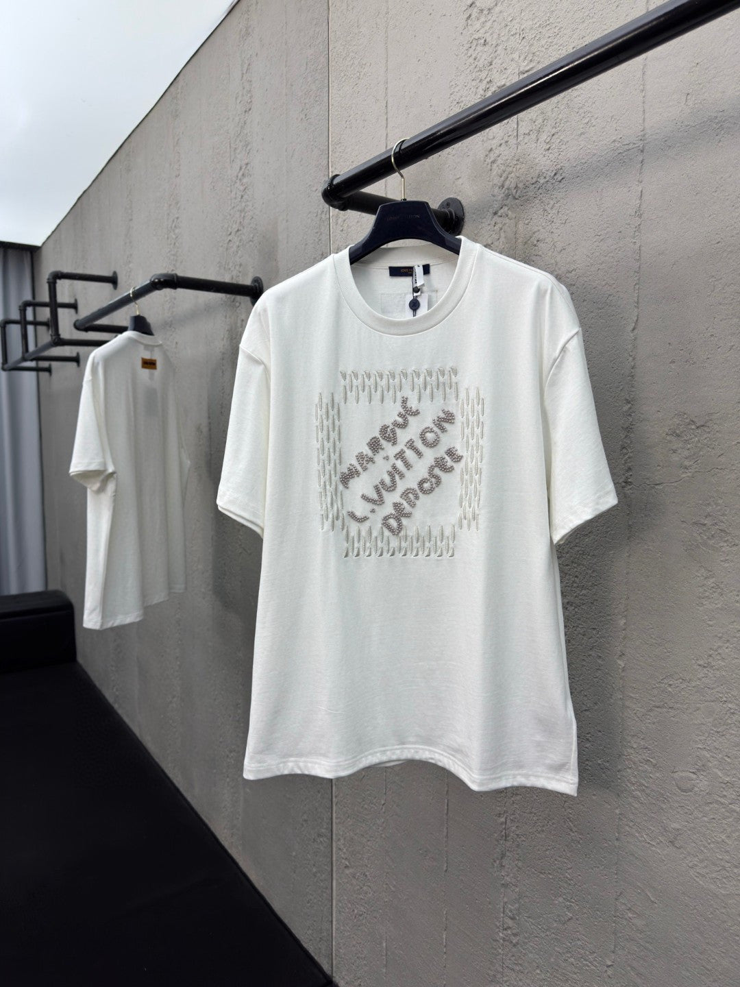 LOUIS VUITTON Embroidered Letter Short-Sleeve T-Shirt