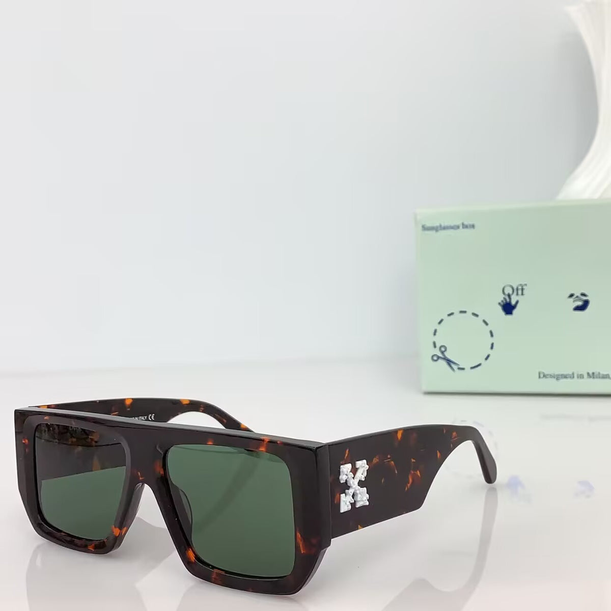 OFF-WHITE Arrow Logo Sunglasses - Designer Acetate Frame Eyewear