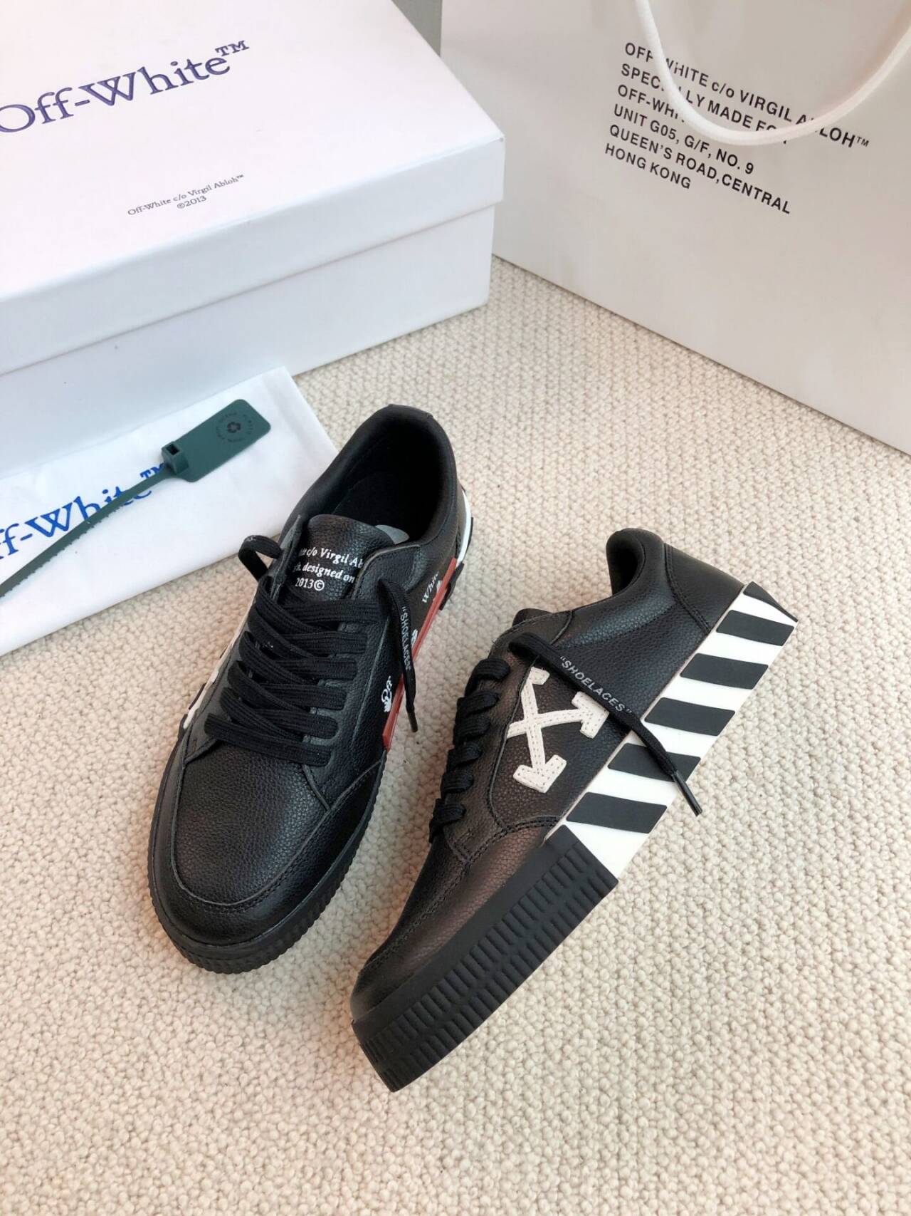 Off-white Classic Leather Casual Shoes