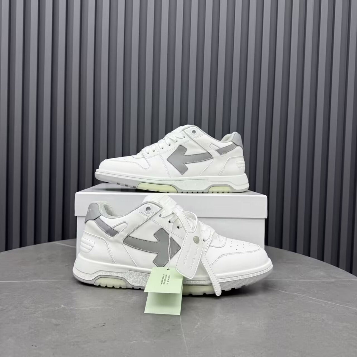 OFF-WHITE New white sneakers for men and women