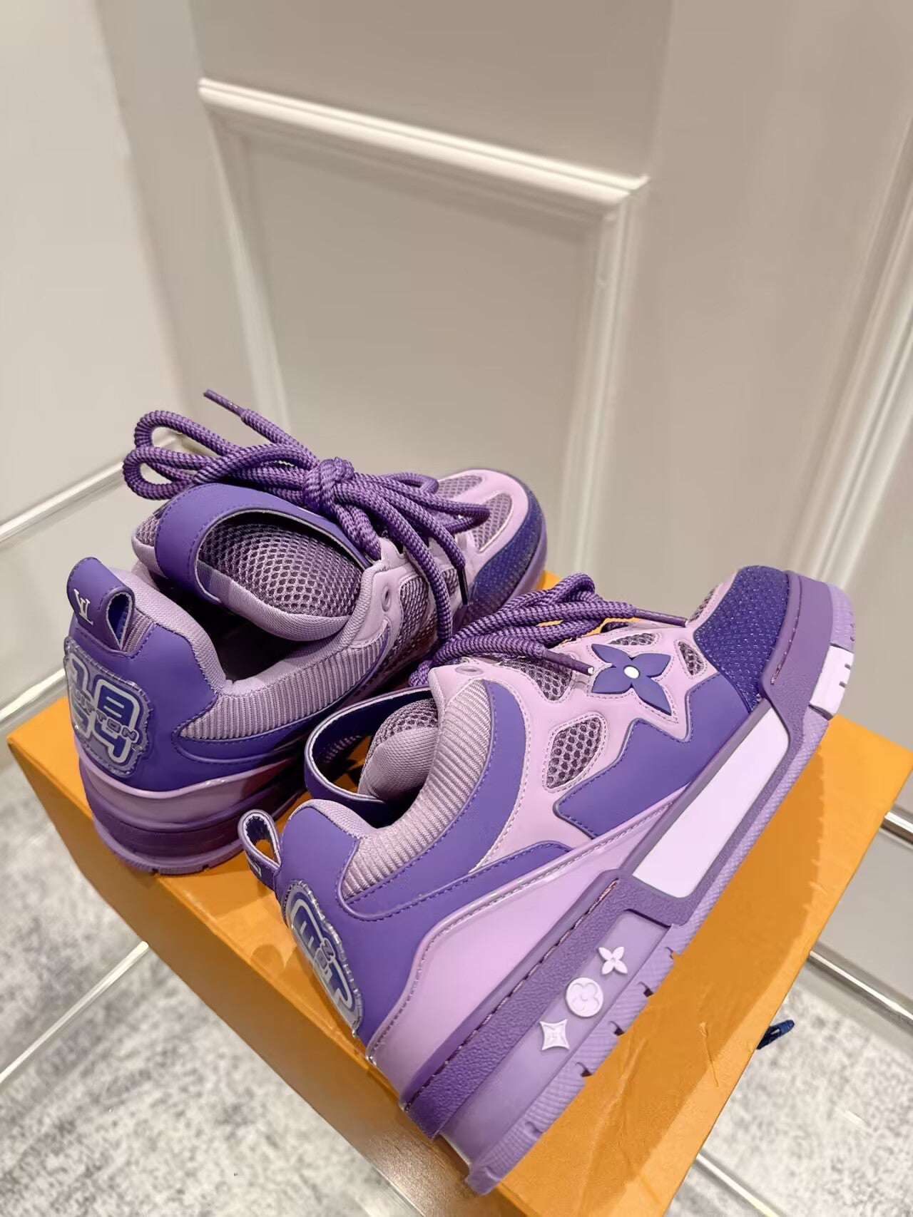 Premium unisex sneakers (couples' style)