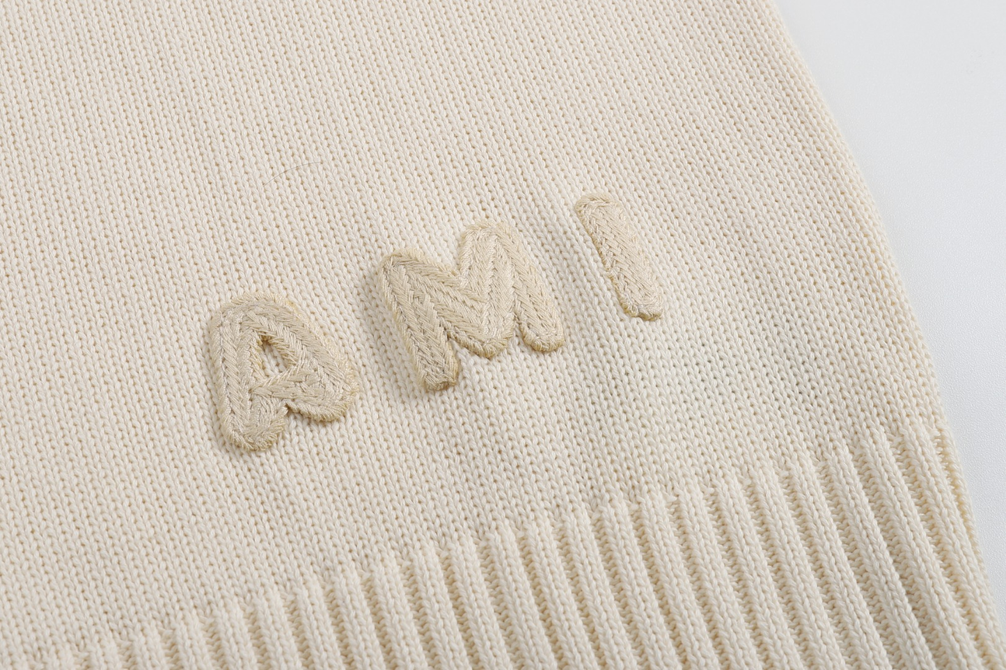 AMIPARIS Cotton & Wool Sweater - Premium Blend Knitwear