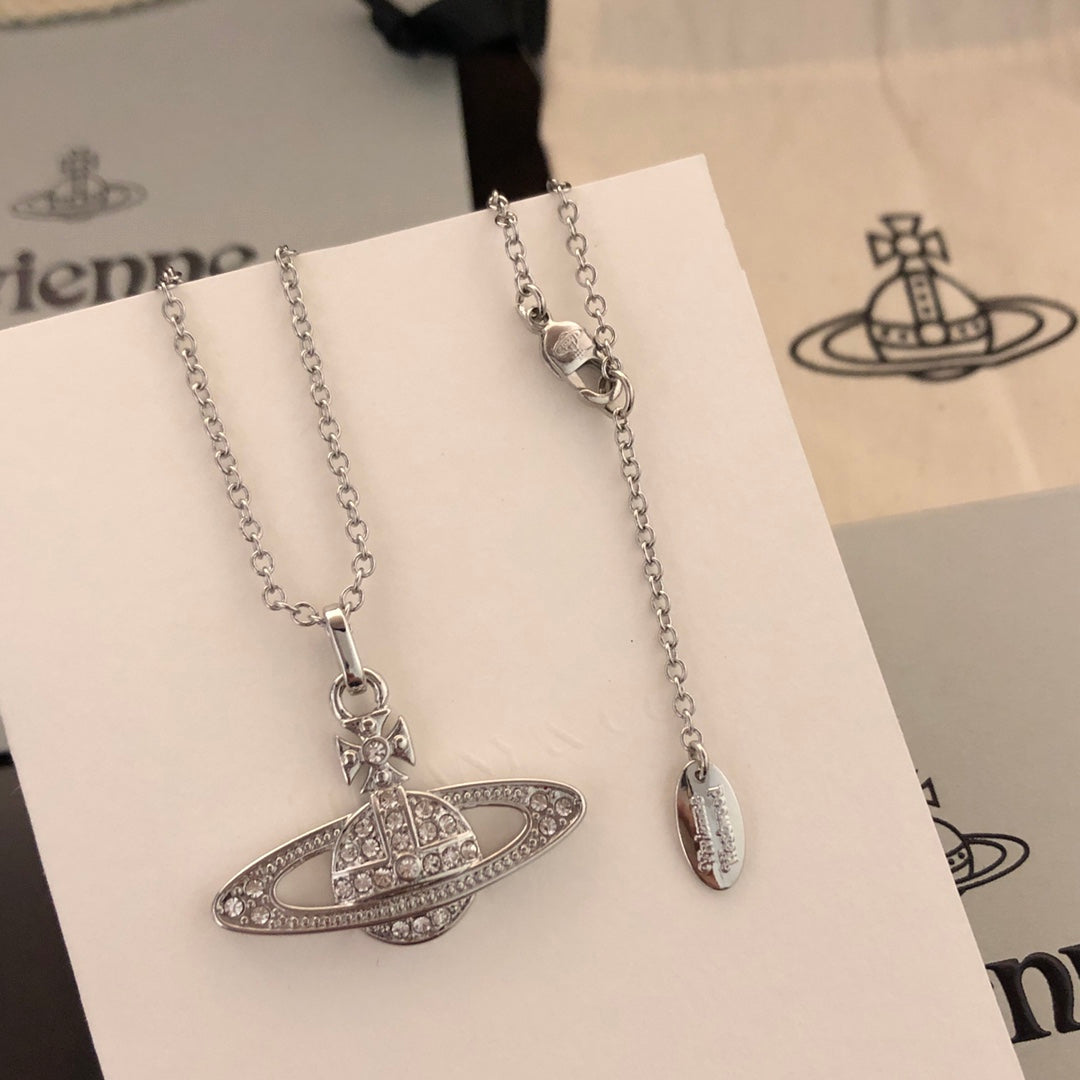 Vivienne Westwood Sparkling Clavicle Necklace