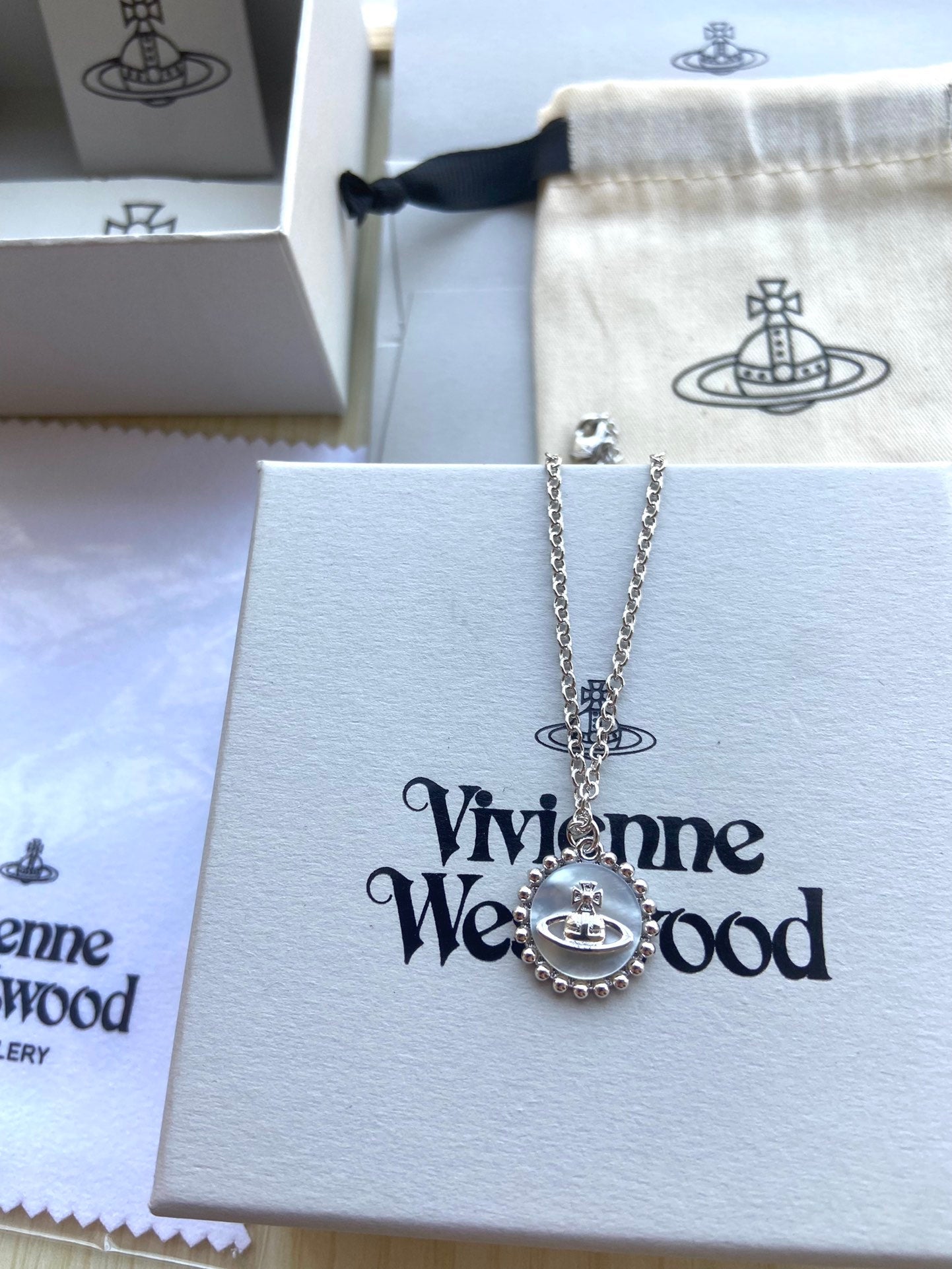 Vivienne Westwood Minimalist Shell Necklace
