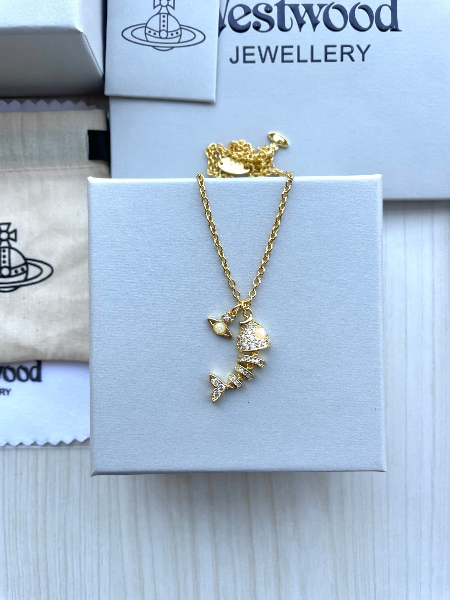 Vivienne Westwood Full-Rhinestone Fishbone Clavicle Necklace