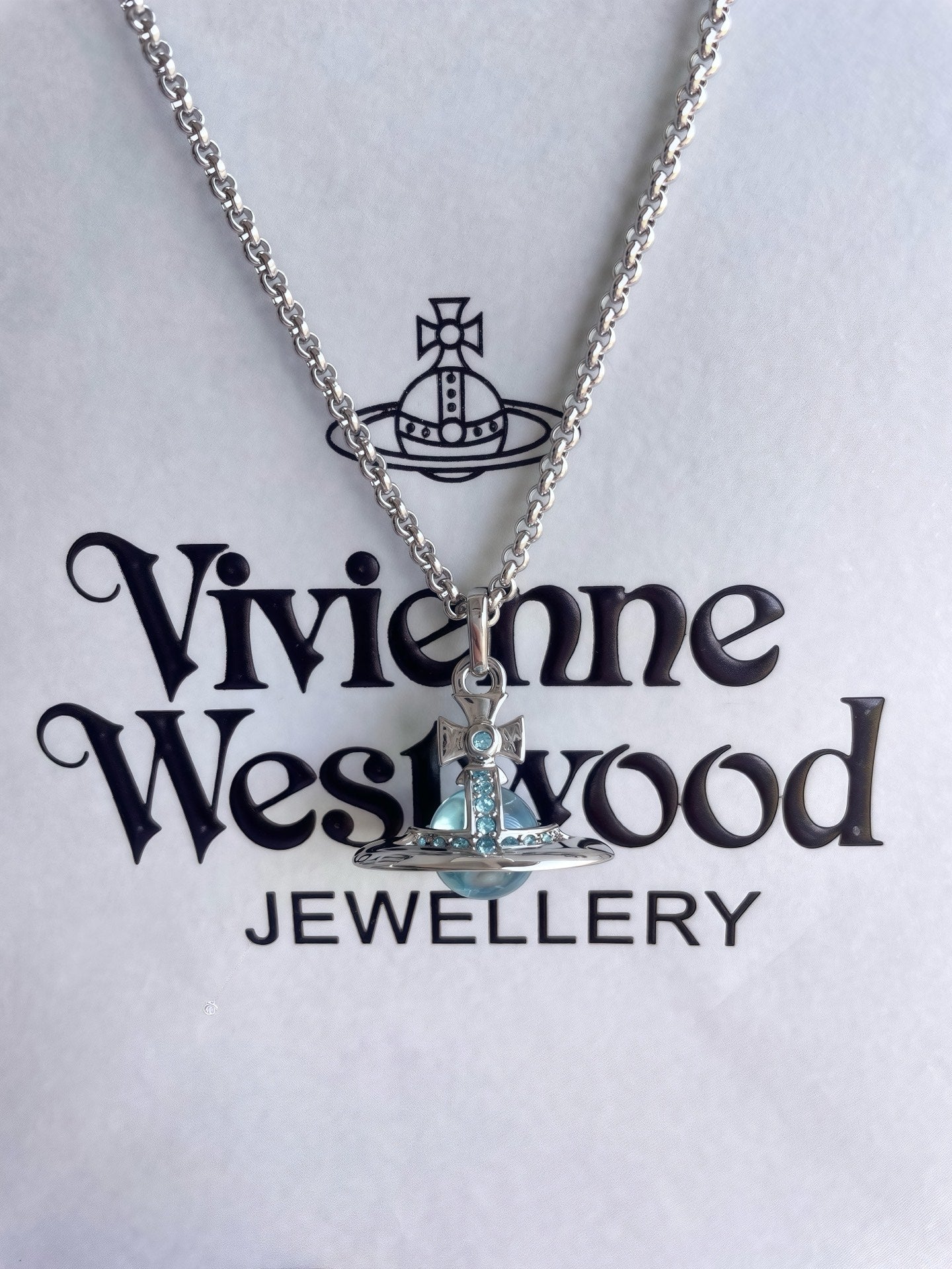 Vivienne Westwood"Planet Flight" Necklace