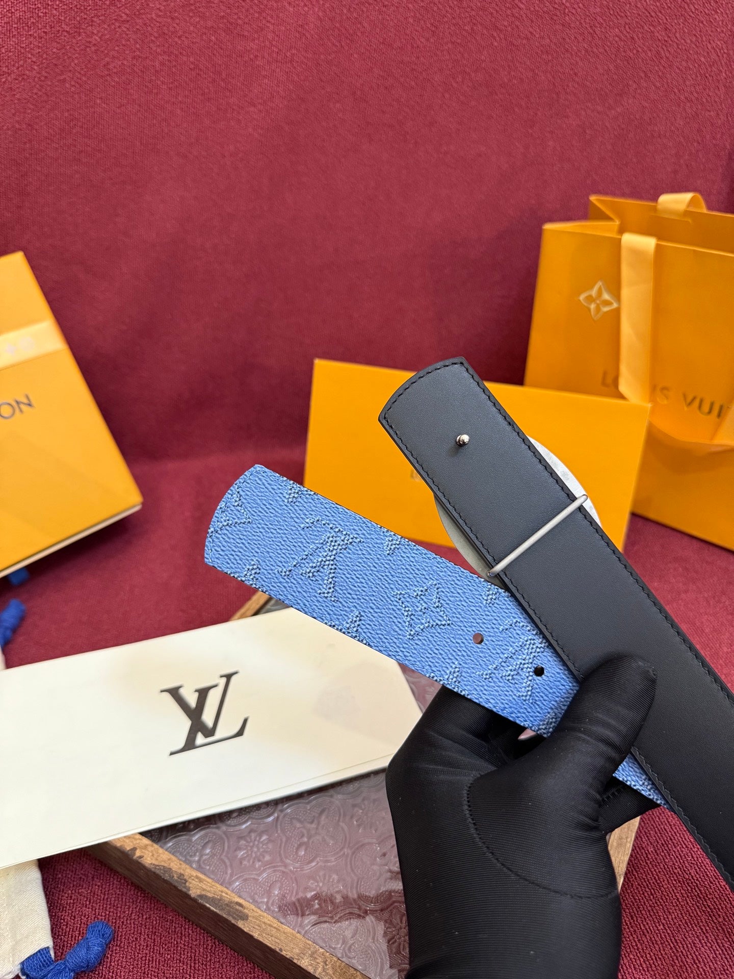 LOUIS VUITTON New Men's Light Blue Belt