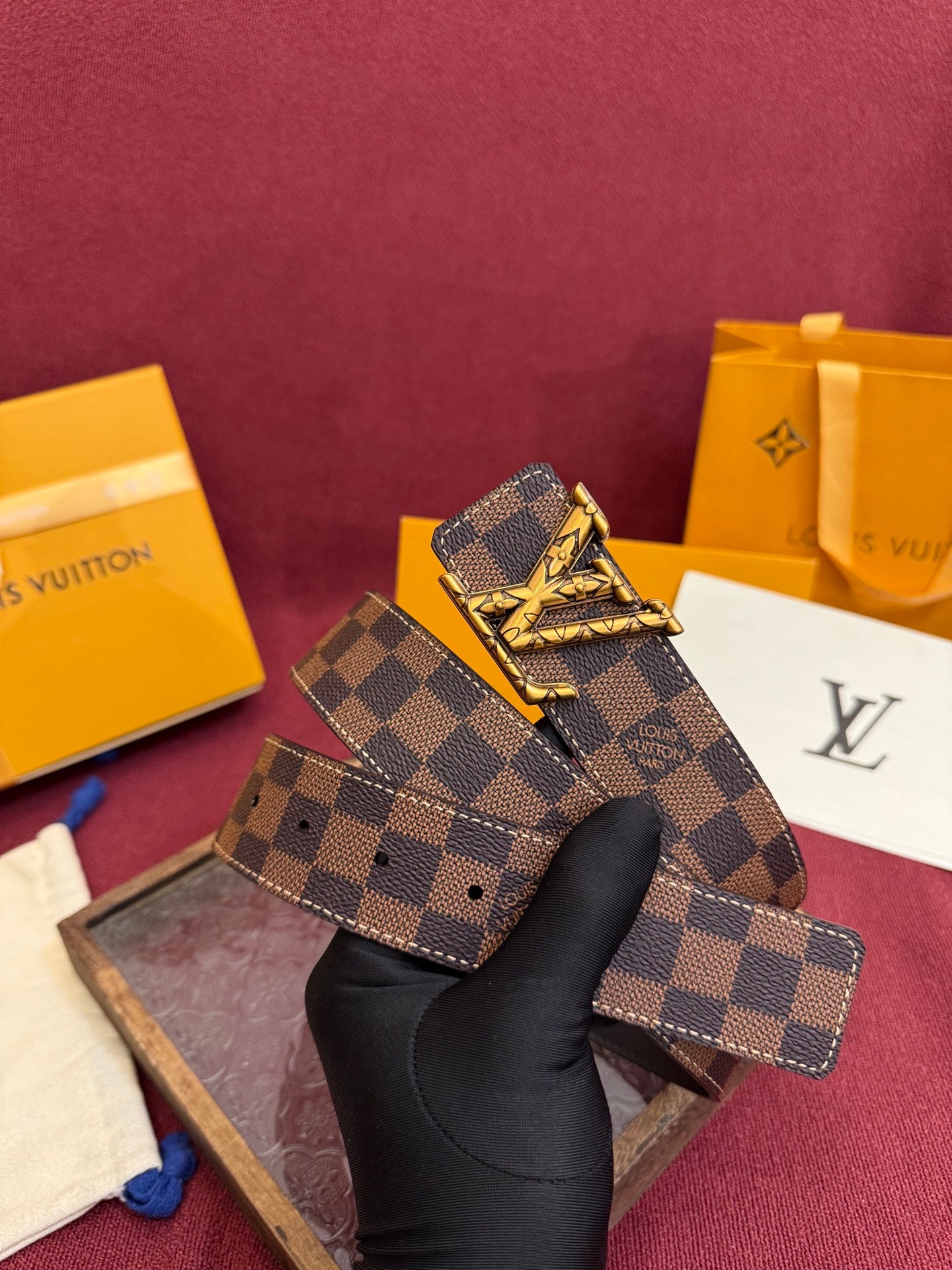 LOUIS VUITTON New Men's Brown Belt