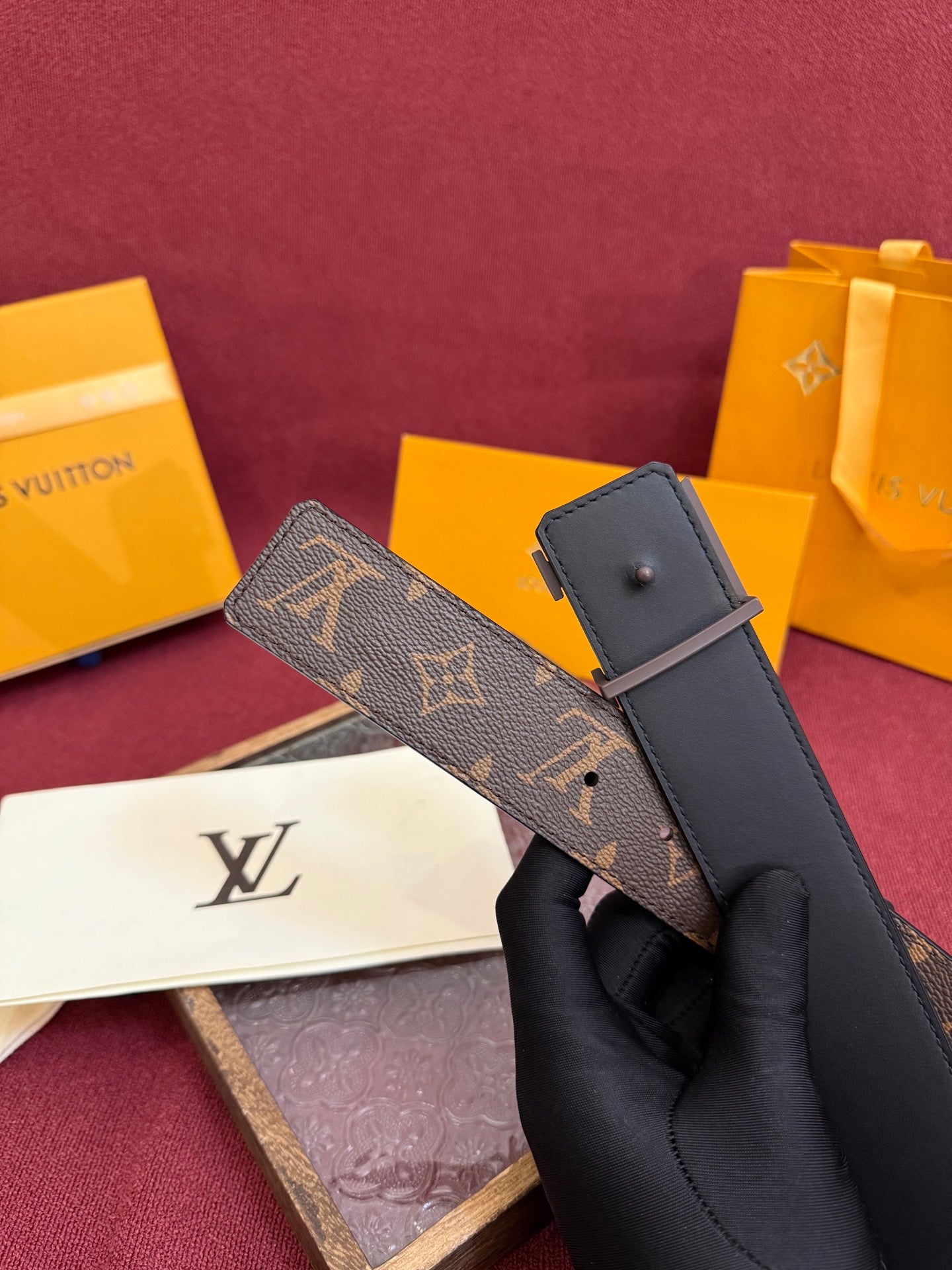 LOUIS VUITTON New Men's Brown Belt