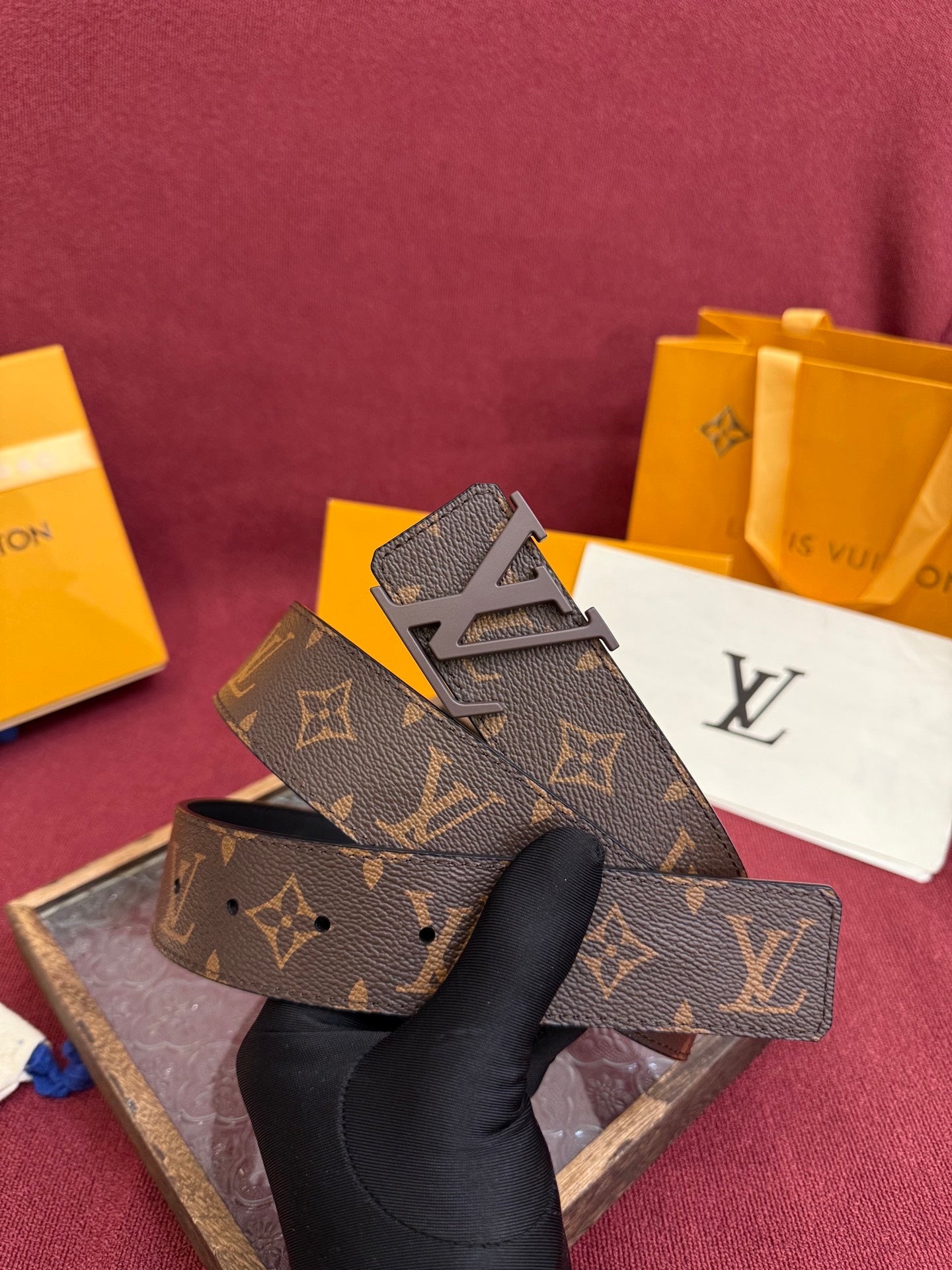 LOUIS VUITTON New Men's Brown Belt
