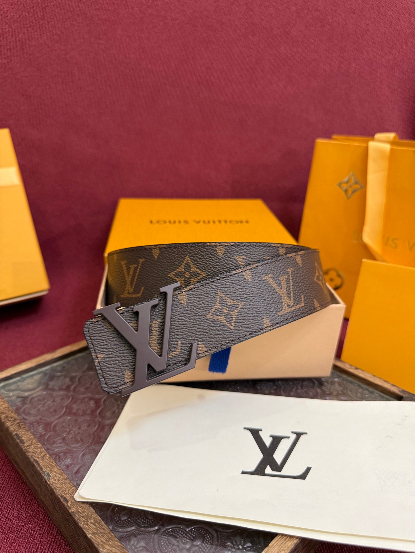 LOUIS VUITTON New Men's Brown Belt