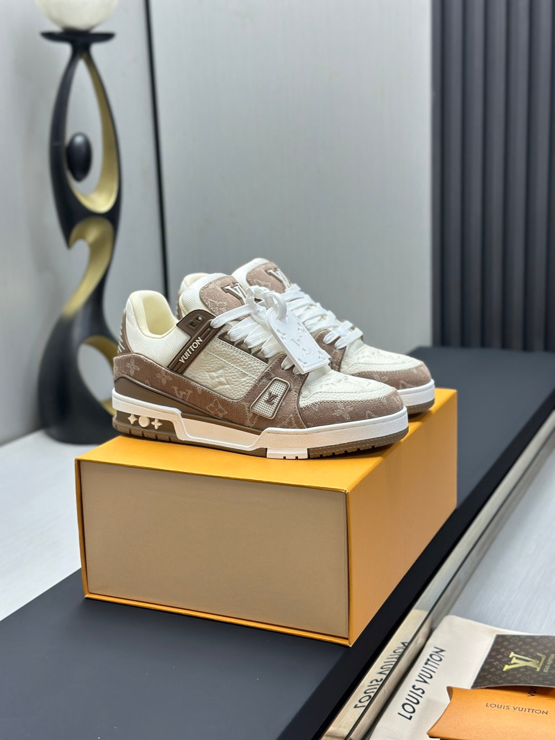 LV Unisex Runway-Style Sneakers