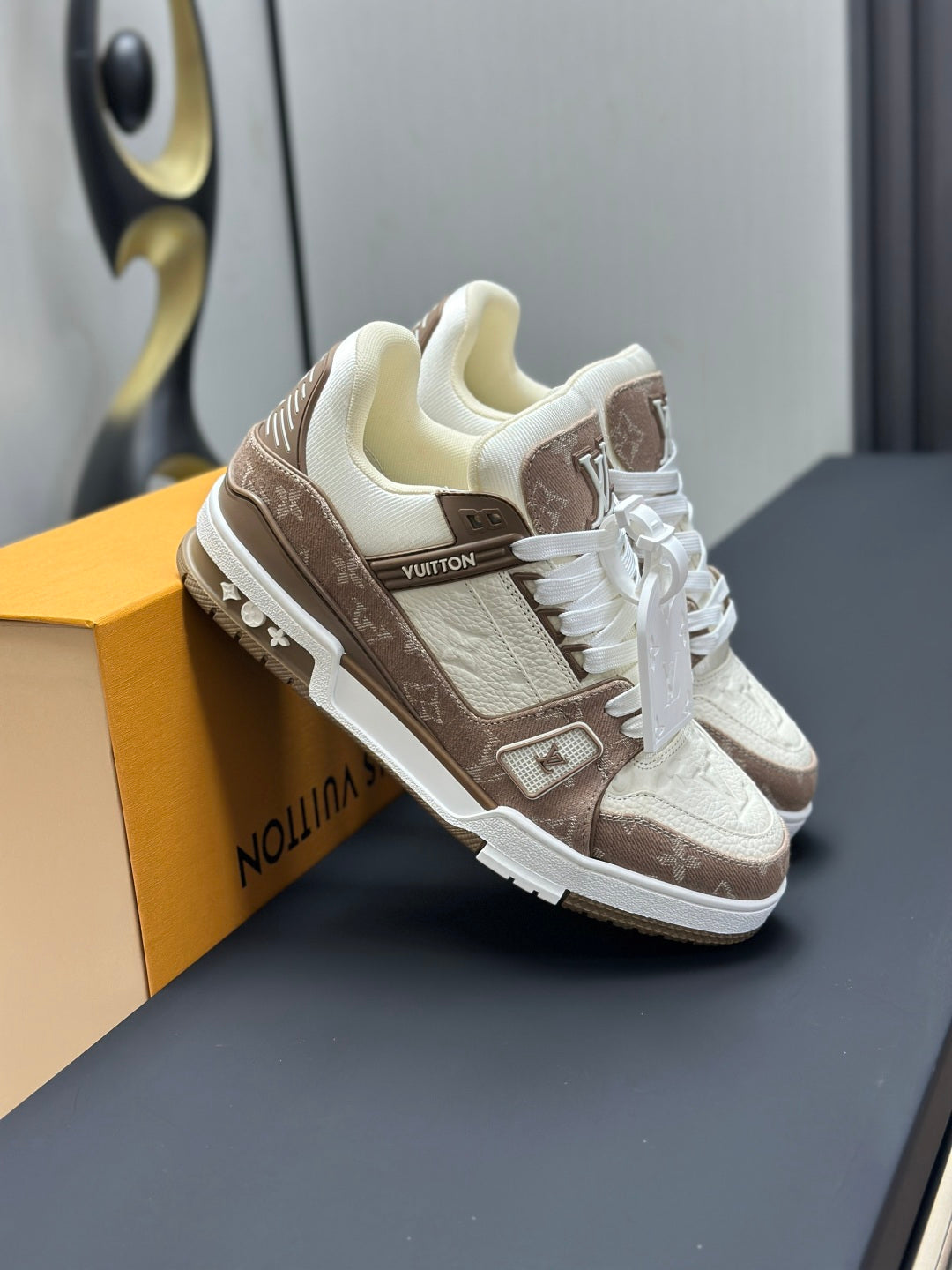 LV Unisex Runway-Style Sneakers