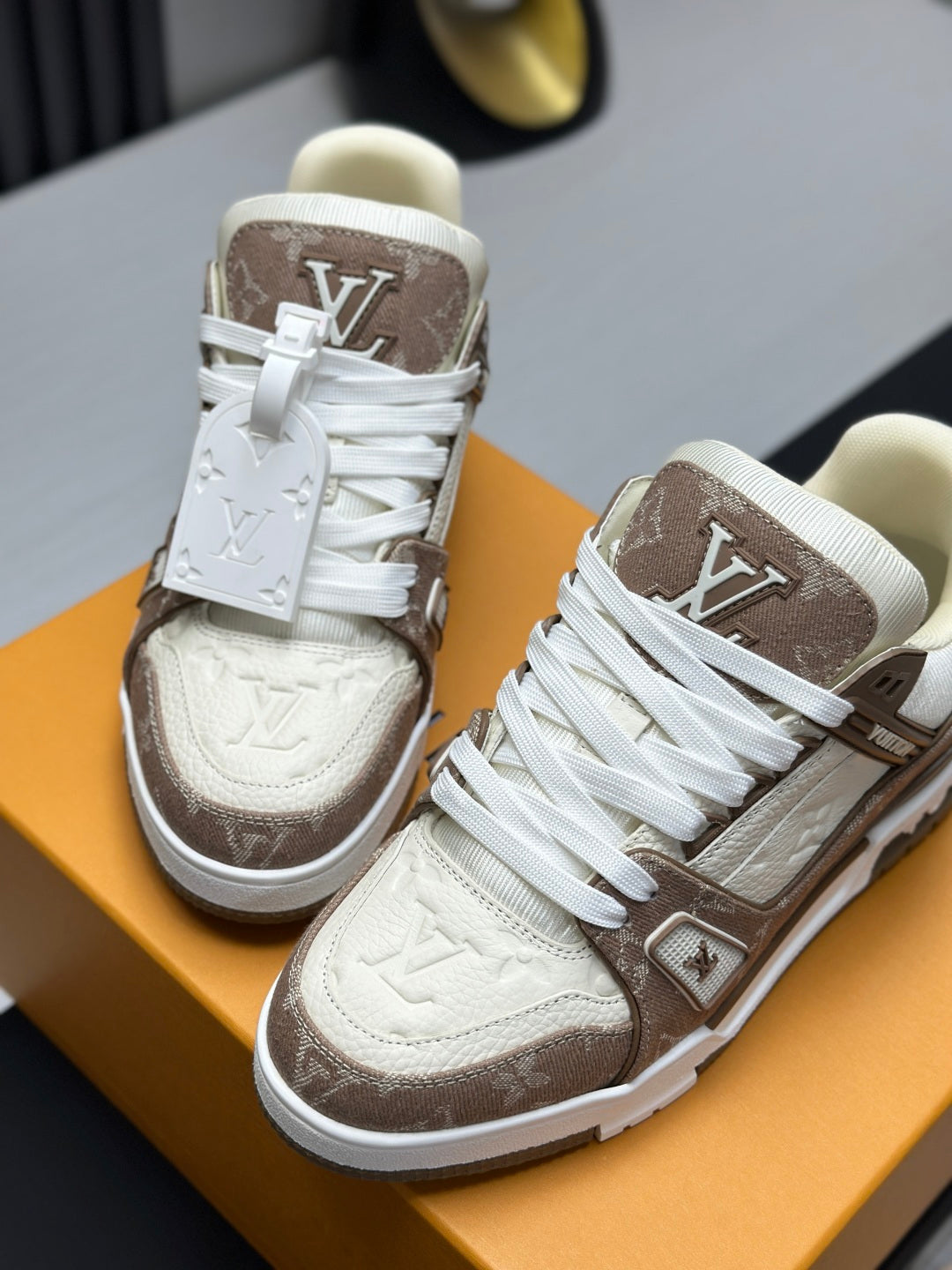 LV Unisex Runway-Style Sneakers
