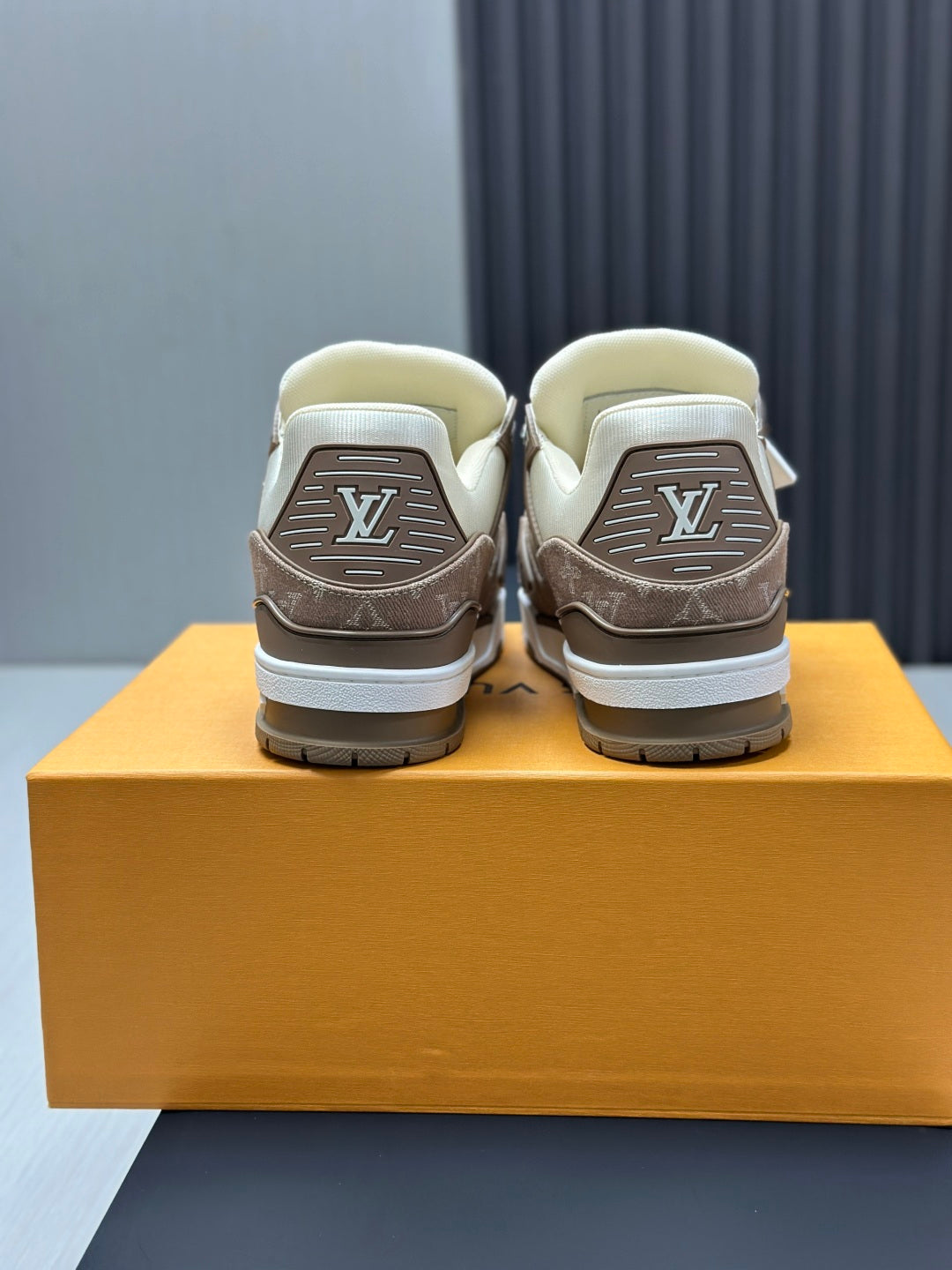 LV Unisex Runway-Style Sneakers