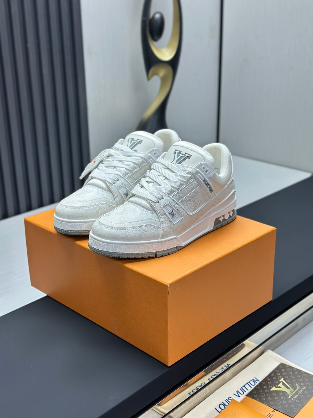 LV Unisex Runway-Style White Sneakers