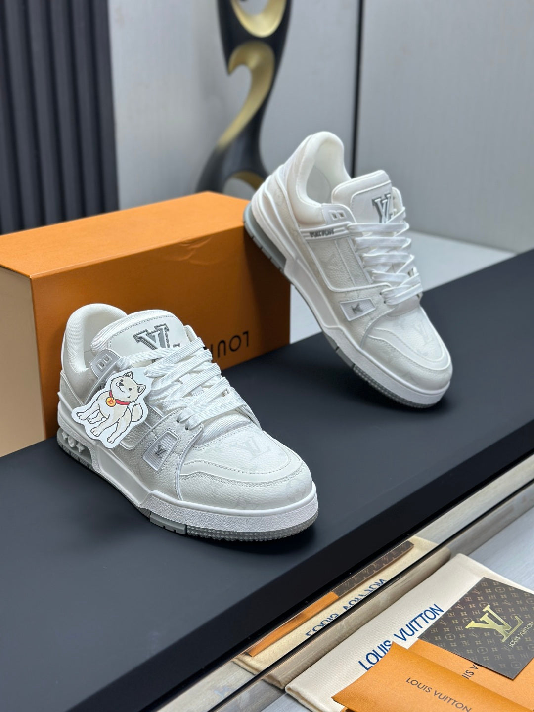 LV Unisex Runway-Style White Sneakers