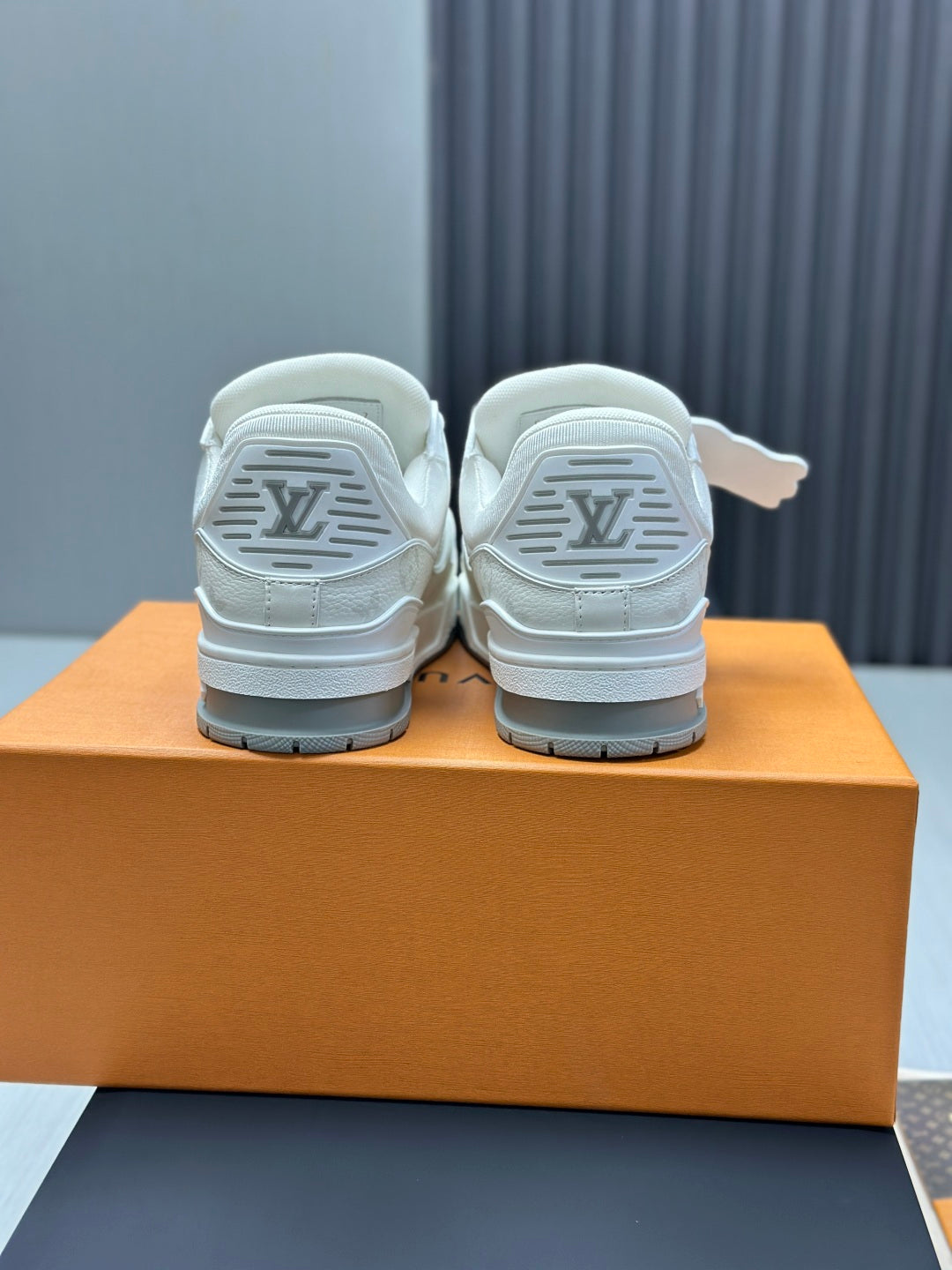 LV Unisex Runway-Style White Sneakers
