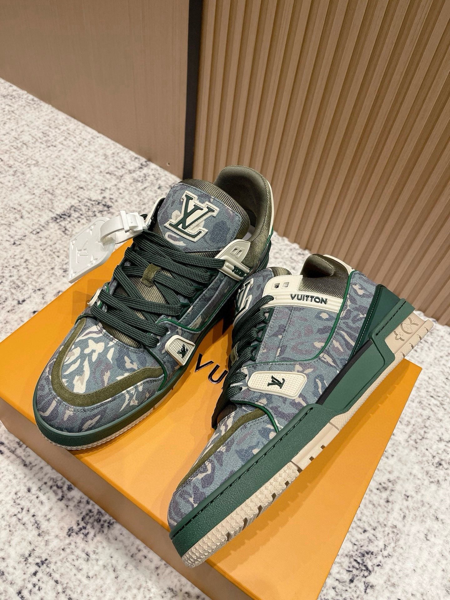 LV Unisex Runway-Style Sneakers