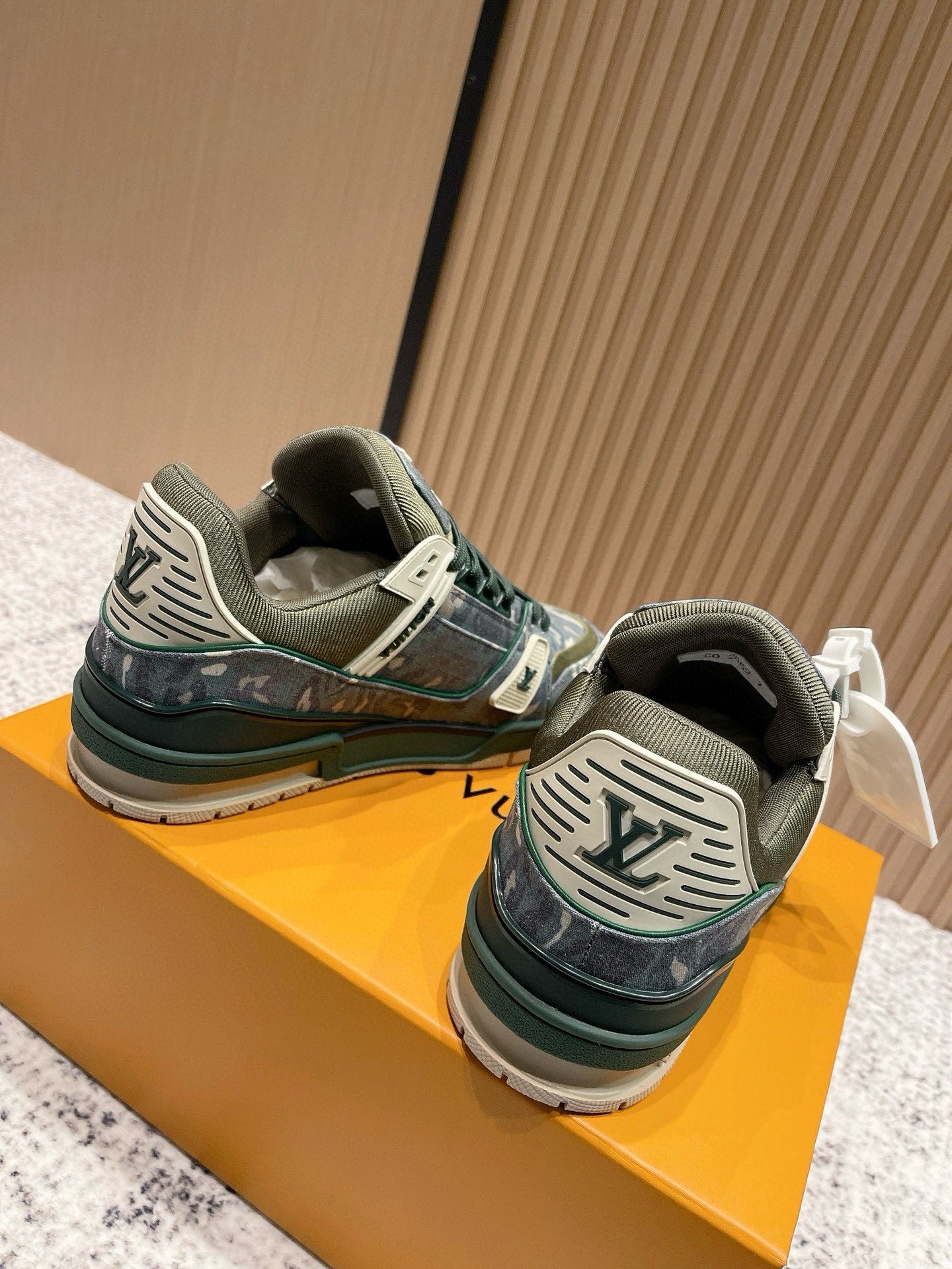 LV Unisex Runway-Style Sneakers