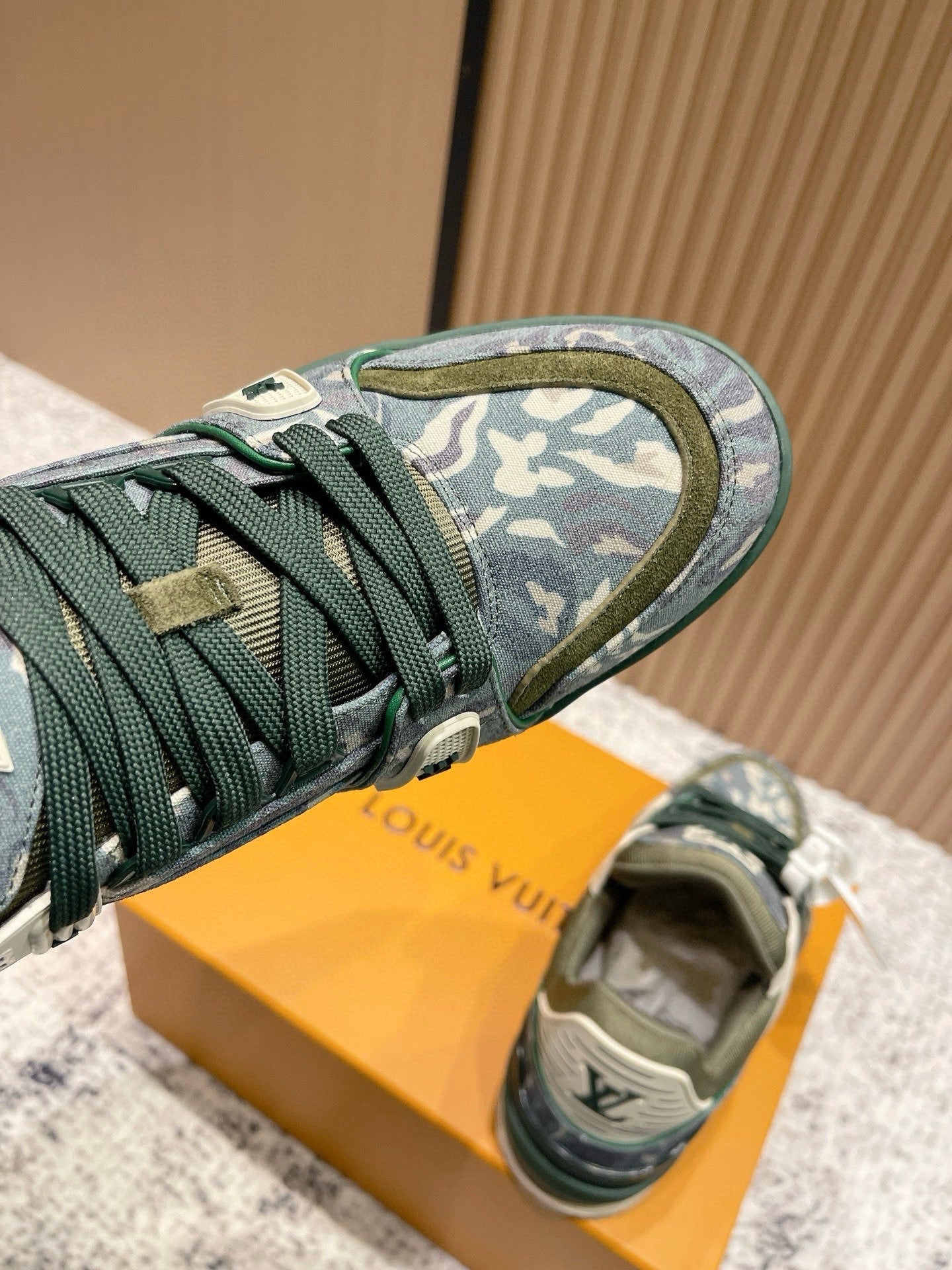 LV Unisex Runway-Style Sneakers