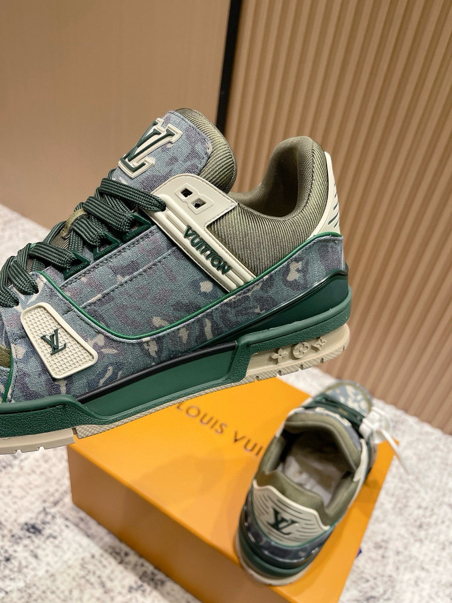 LV Unisex Runway-Style Sneakers