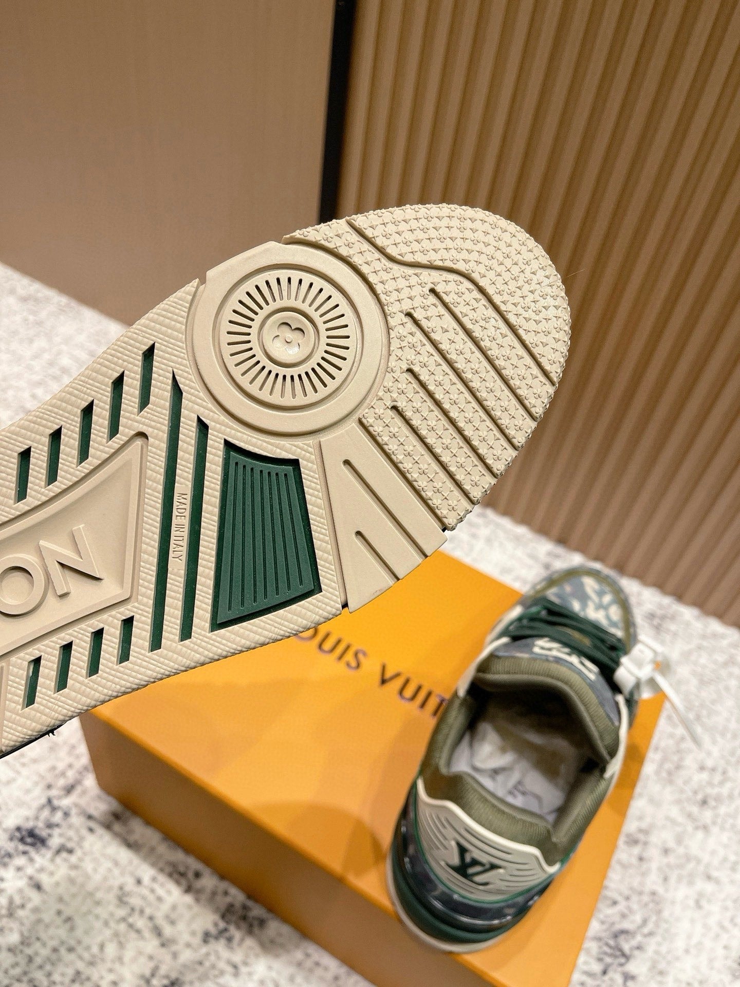 LV Unisex Runway-Style Sneakers