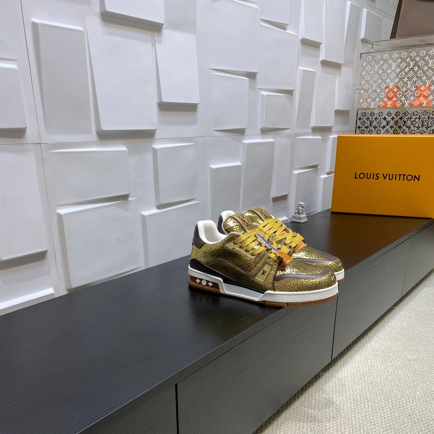 LV Unisex Runway-Style Sneakers