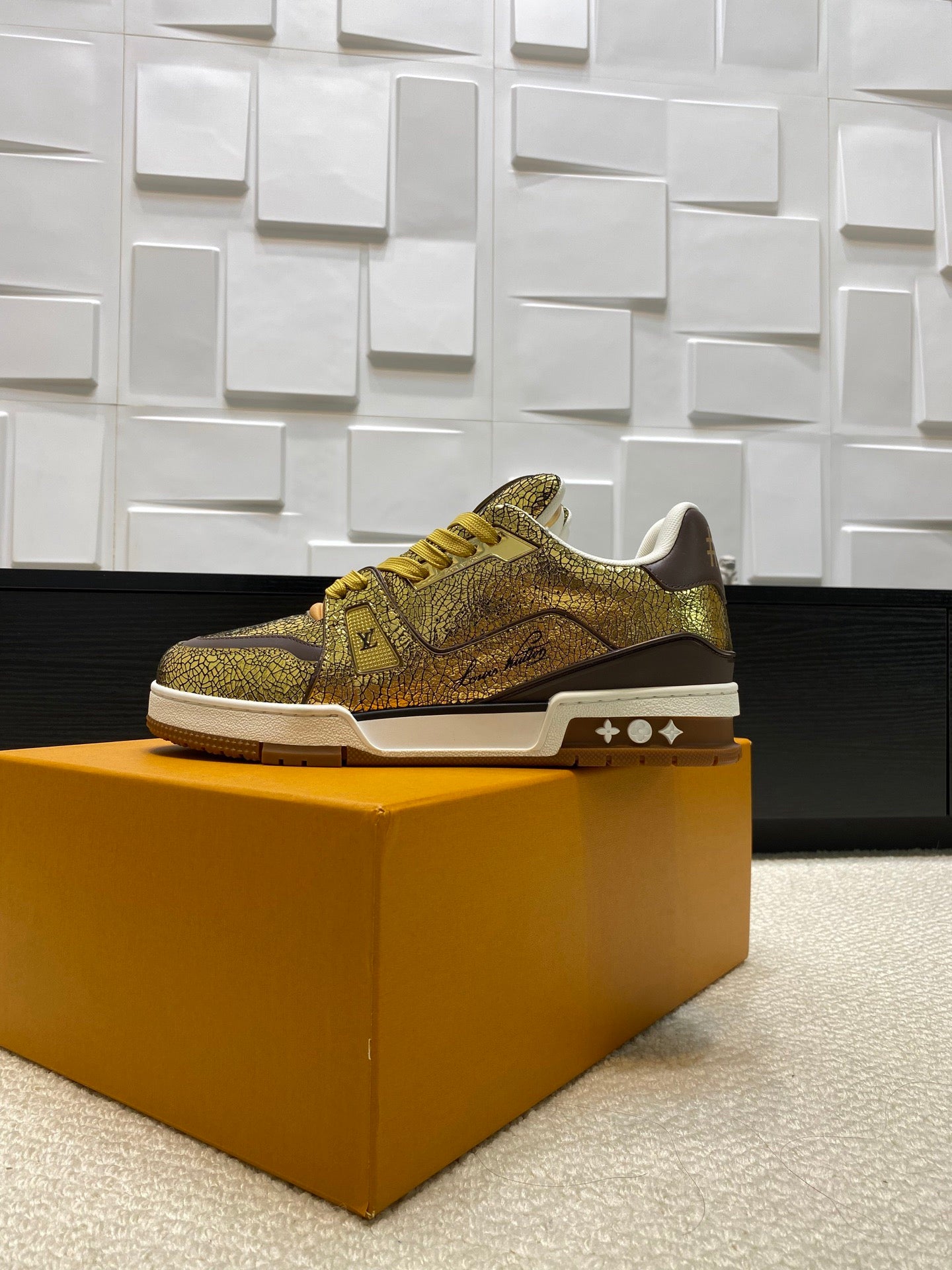 LV Unisex Runway-Style Sneakers