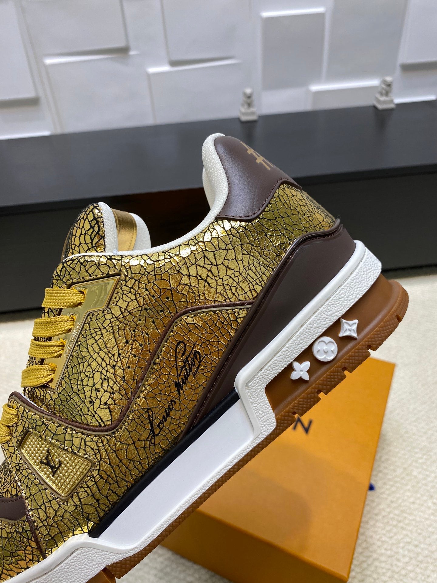 LV Unisex Runway-Style Sneakers