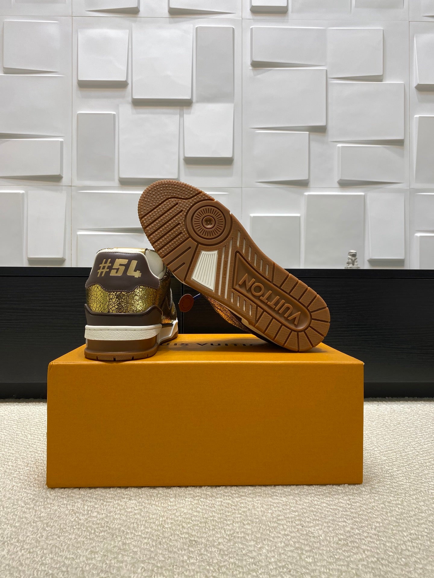 LV Unisex Runway-Style Sneakers