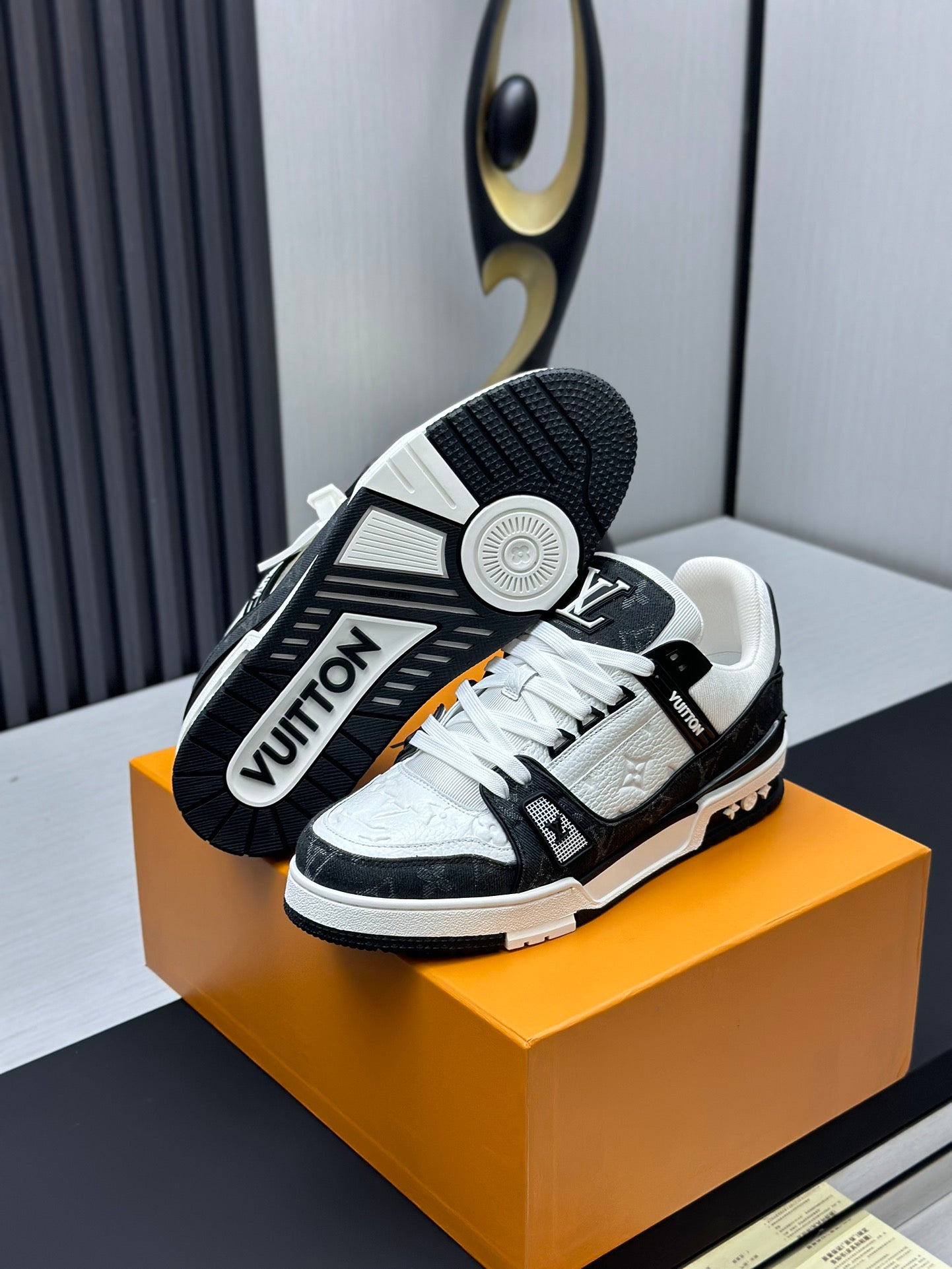 Men's & Women's Runway-Style Sneakers