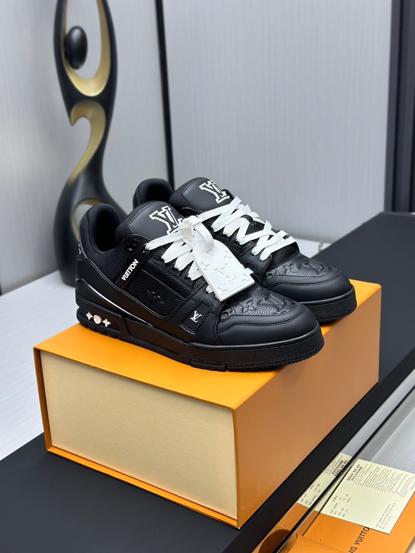 LV Unisex Runway-Style Sneakers