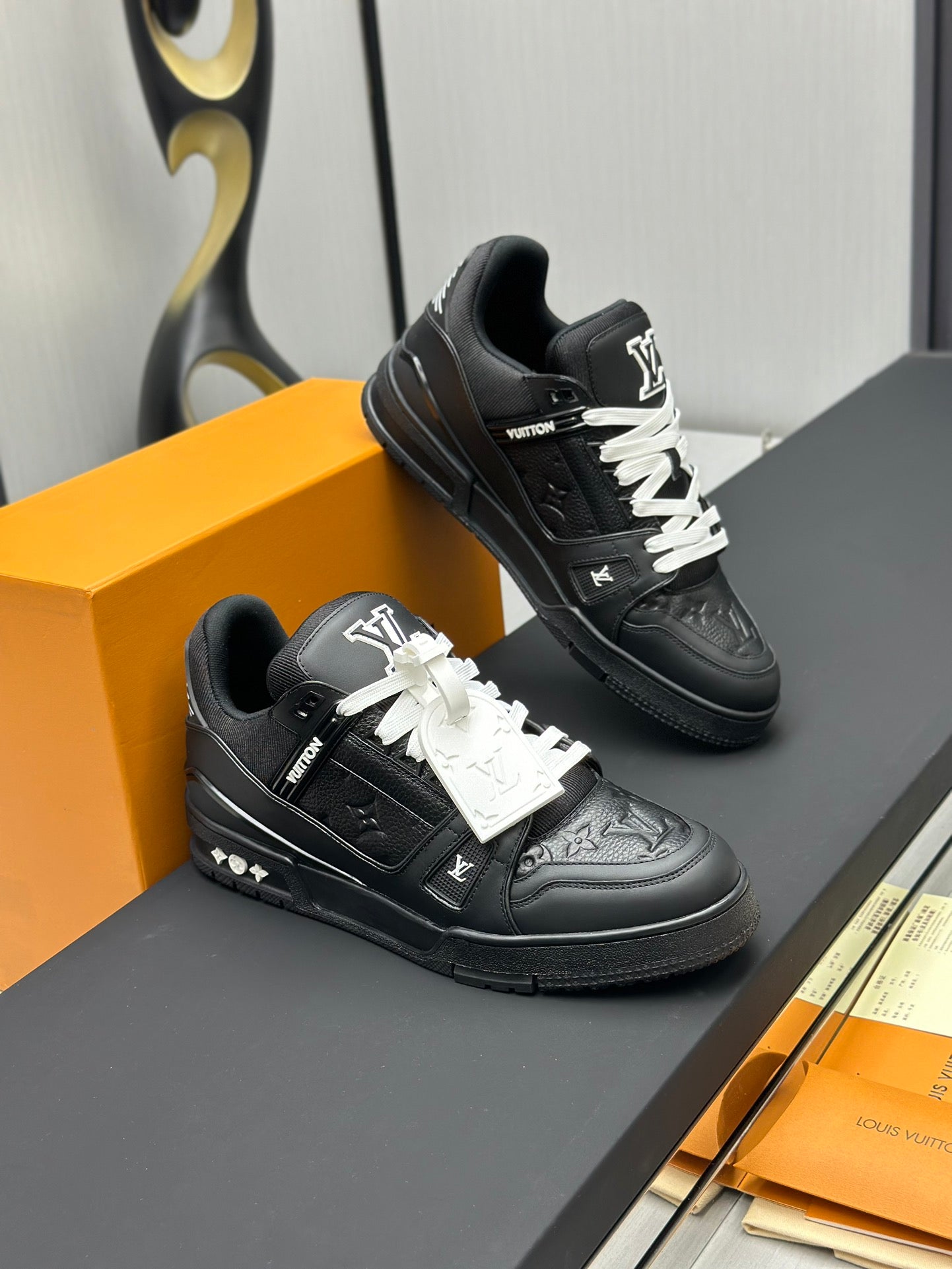 LV Unisex Runway-Style Sneakers