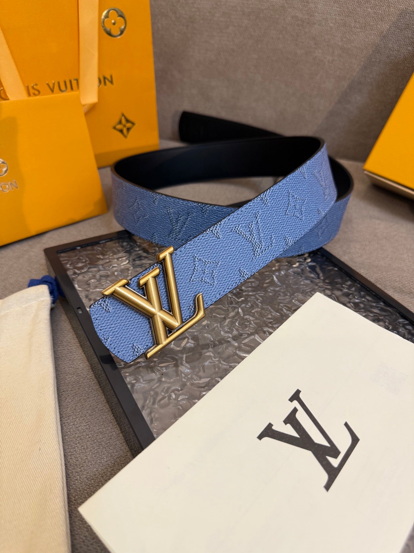 New Louis Vuitton Men's Belt